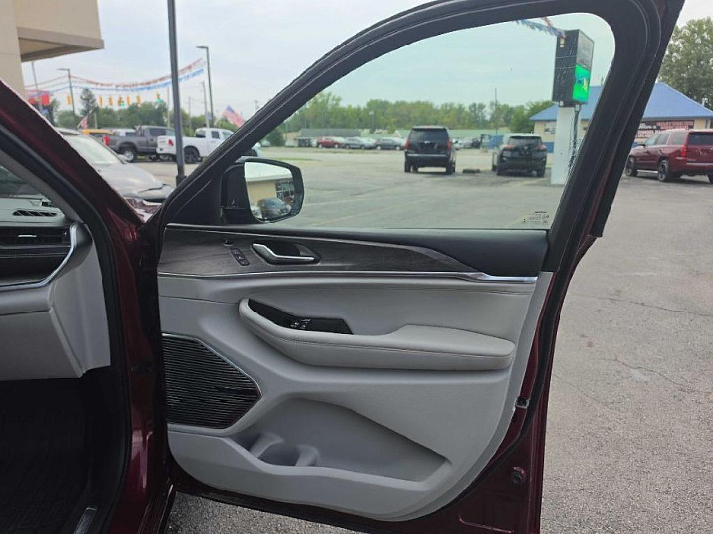 2021 RED /TAN Jeep Grand Cherokee L Overland 4WD (1C4RJKDT5M8) with an 5.7L V8 OHV 16V engine, 8A transmission, located at 3304 Woodville Road, Northwood, OH, 43619, (419) 210-8019, 41.612694, -83.480743- Photo#18