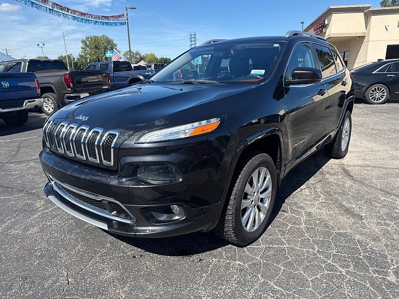 photo of 2016 Jeep Cherokee Overland 4WD