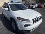 2017 WHITE /BLACK Jeep Cherokee Limited 4WD (1C4PJMDS4HW) with an 3.2L V6 DOHC 24V engine, 9A transmission, located at 3304 Woodville Road, Northwood, OH, 43619, (419) 210-8019, 41.612694, -83.480743- Photo#6