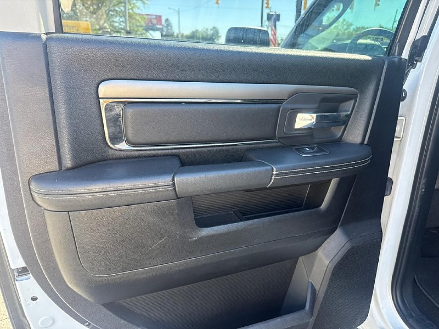 2014 WHITE /BLACK RAM 1500 Sport Crew Cab SWB 4WD (1C6RR7MT7ES) with an 5.7L V8 OHV 16V engine, 6-Speed Automatic transmission, located at 3304 Woodville Road, Northwood, OH, 43619, (419) 210-8019, 41.612694, -83.480743 - Your #1 Destination for Auto Loans and mdash;No Matter Your Credit!At our dealership, we believe everyone deserves the opportunity to drive their dream car and mdash;whether you have good credit, bad credit, or no credit at all. With a wide selection of hundreds of cars, trucks, and SUVs, you'll fin- Photo#10
