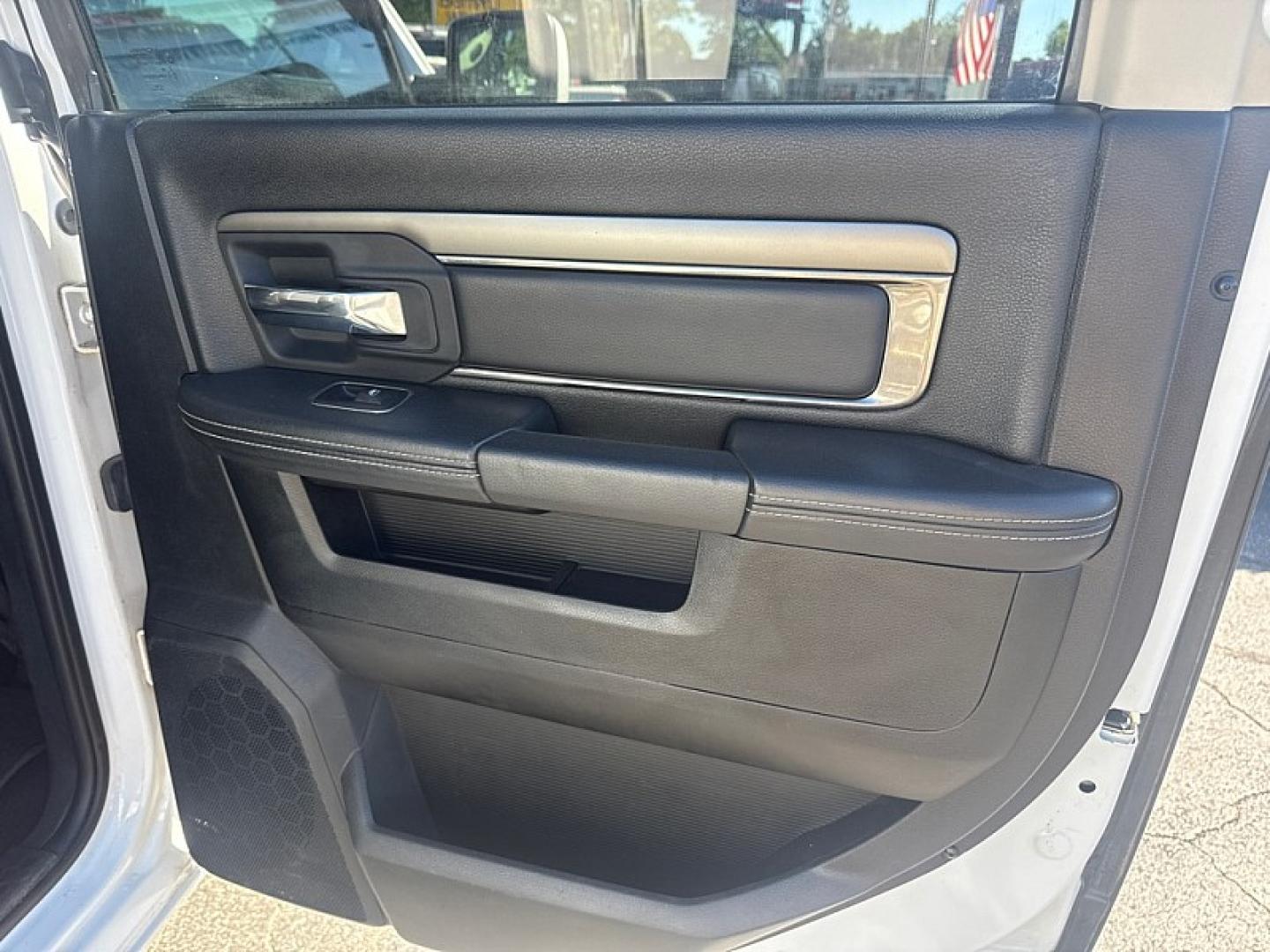 2014 WHITE /BLACK RAM 1500 Sport Crew Cab SWB 4WD (1C6RR7MT7ES) with an 5.7L V8 OHV 16V engine, 6-Speed Automatic transmission, located at 3304 Woodville Road, Northwood, OH, 43619, (419) 210-8019, 41.612694, -83.480743 - Your #1 Destination for Auto Loans and mdash;No Matter Your Credit!At our dealership, we believe everyone deserves the opportunity to drive their dream car and mdash;whether you have good credit, bad credit, or no credit at all. With a wide selection of hundreds of cars, trucks, and SUVs, you'll fin- Photo#12