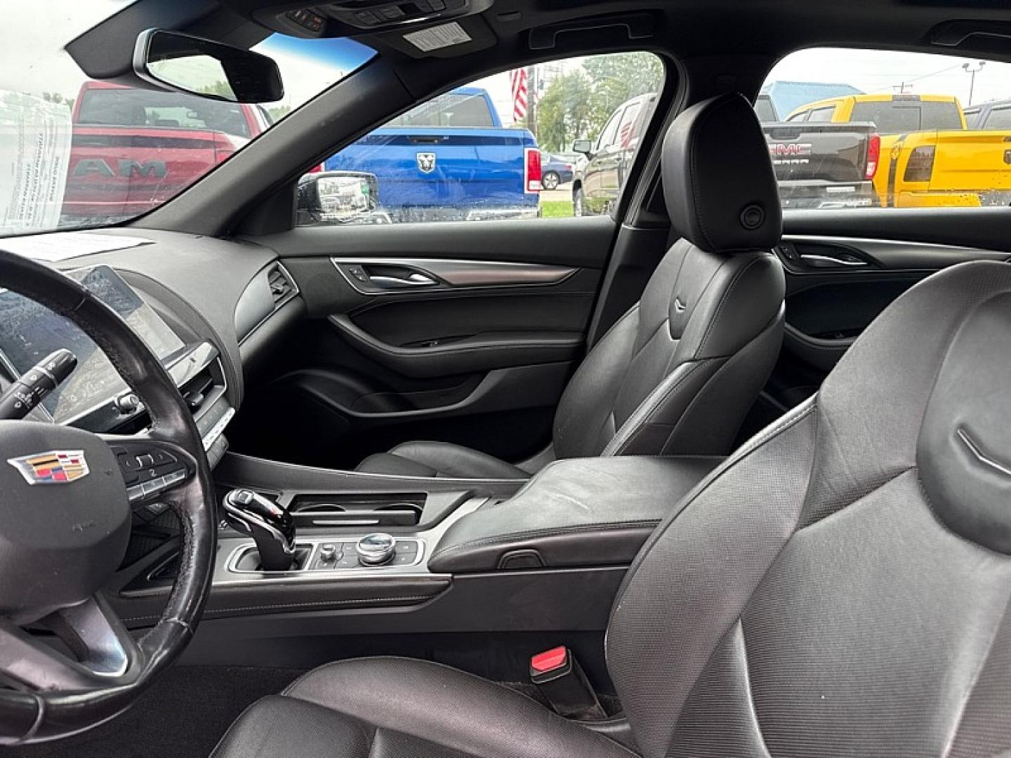 2020 BLACK /BLACK Cadillac CT5 Premium Luxury (1G6DT5RK8L0) with an 2.0L L4 DOHC 16V TURBO engine, 10A transmission, located at 3304 Woodville Road, Northwood, OH, 43619, (419) 210-8019, 41.612694, -83.480743 - Your #1 Destination for Auto Loans and mdash;No Matter Your Credit!At our dealership, we believe everyone deserves the opportunity to drive their dream car and mdash;whether you have good credit, bad credit, or no credit at all. With a wide selection of hundreds of cars, trucks, and SUVs, you'll fin- Photo#9