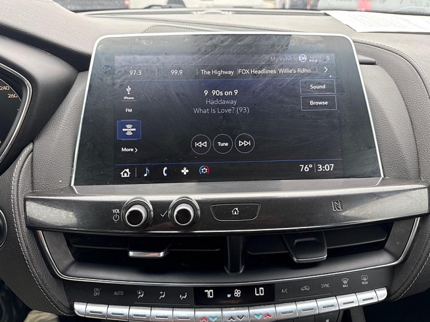 2020 BLACK /BLACK Cadillac CT5 Premium Luxury (1G6DT5RK8L0) with an 2.0L L4 DOHC 16V TURBO engine, 10A transmission, located at 3304 Woodville Road, Northwood, OH, 43619, (419) 210-8019, 41.612694, -83.480743 - Your #1 Destination for Auto Loans and mdash;No Matter Your Credit!At our dealership, we believe everyone deserves the opportunity to drive their dream car and mdash;whether you have good credit, bad credit, or no credit at all. With a wide selection of hundreds of cars, trucks, and SUVs, you'll fin- Photo#17