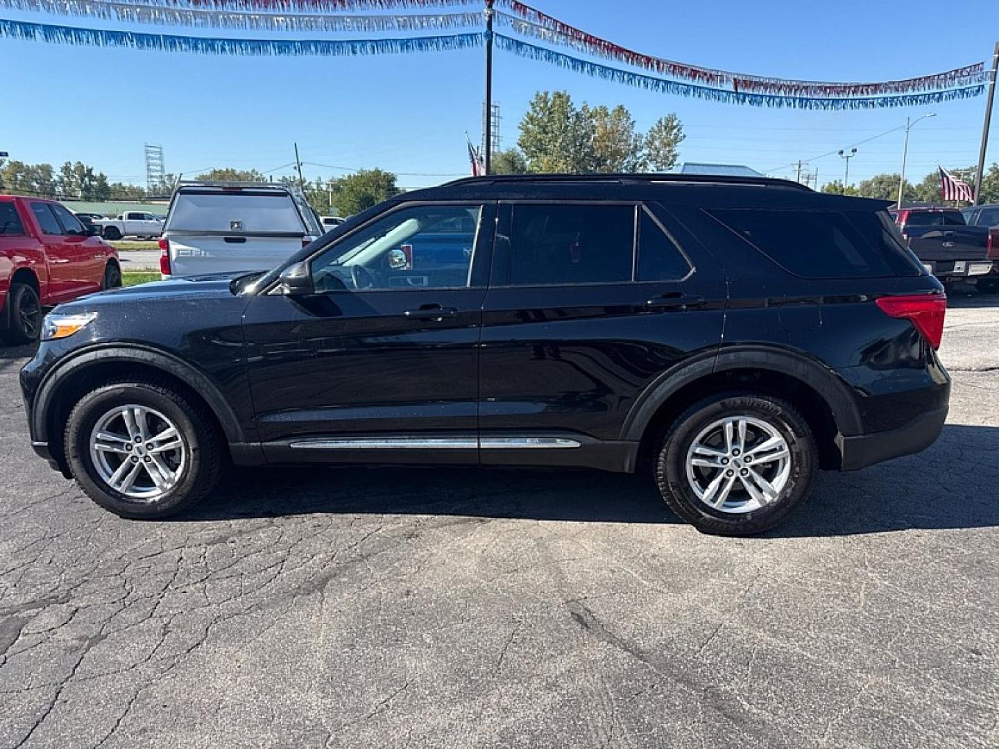2022 BLACK /BLACK Ford Explorer XLT AWD (1FMSK8DH4NG) with an 2.3L L4 DOHC 16V engine, 10A transmission, located at 3304 Woodville Road, Northwood, OH, 43619, (419) 210-8019, 41.612694, -83.480743 - Your #1 Destination for Auto Loans and mdash;No Matter Your Credit!At our dealership, we believe everyone deserves the opportunity to drive their dream car and mdash;whether you have good credit, bad credit, or no credit at all. With a wide selection of hundreds of cars, trucks, and SUVs, you'll fin- Photo#1