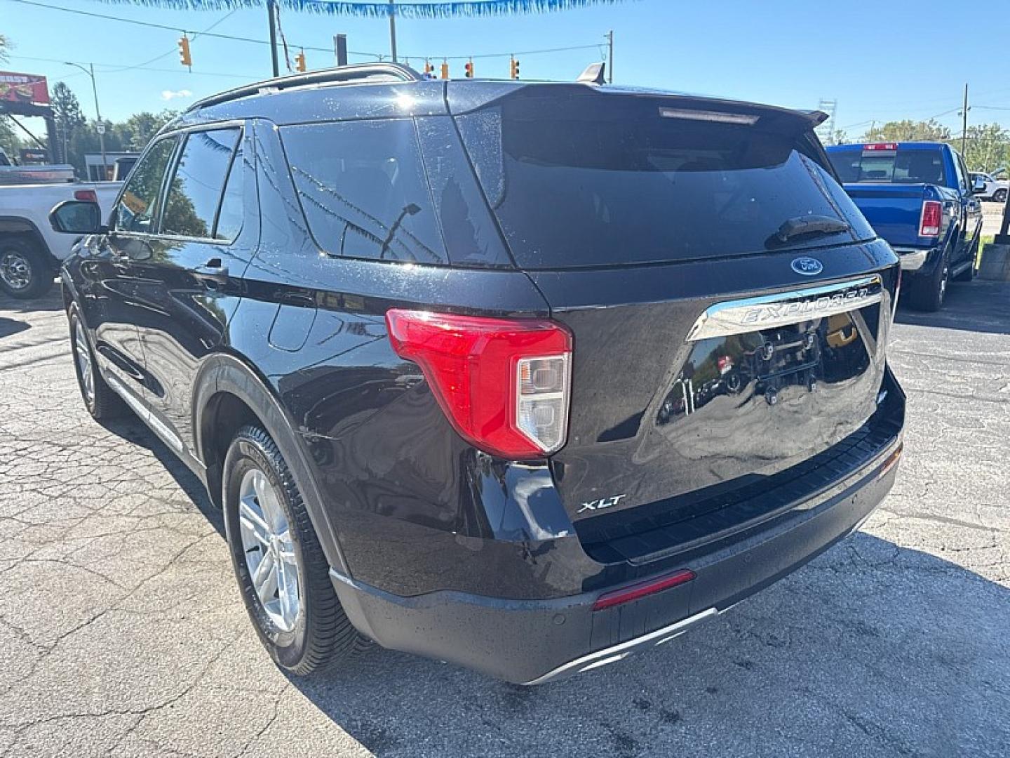 2022 BLACK /BLACK Ford Explorer XLT AWD (1FMSK8DH4NG) with an 2.3L L4 DOHC 16V engine, 10A transmission, located at 3304 Woodville Road, Northwood, OH, 43619, (419) 210-8019, 41.612694, -83.480743 - Your #1 Destination for Auto Loans and mdash;No Matter Your Credit!At our dealership, we believe everyone deserves the opportunity to drive their dream car and mdash;whether you have good credit, bad credit, or no credit at all. With a wide selection of hundreds of cars, trucks, and SUVs, you'll fin- Photo#2
