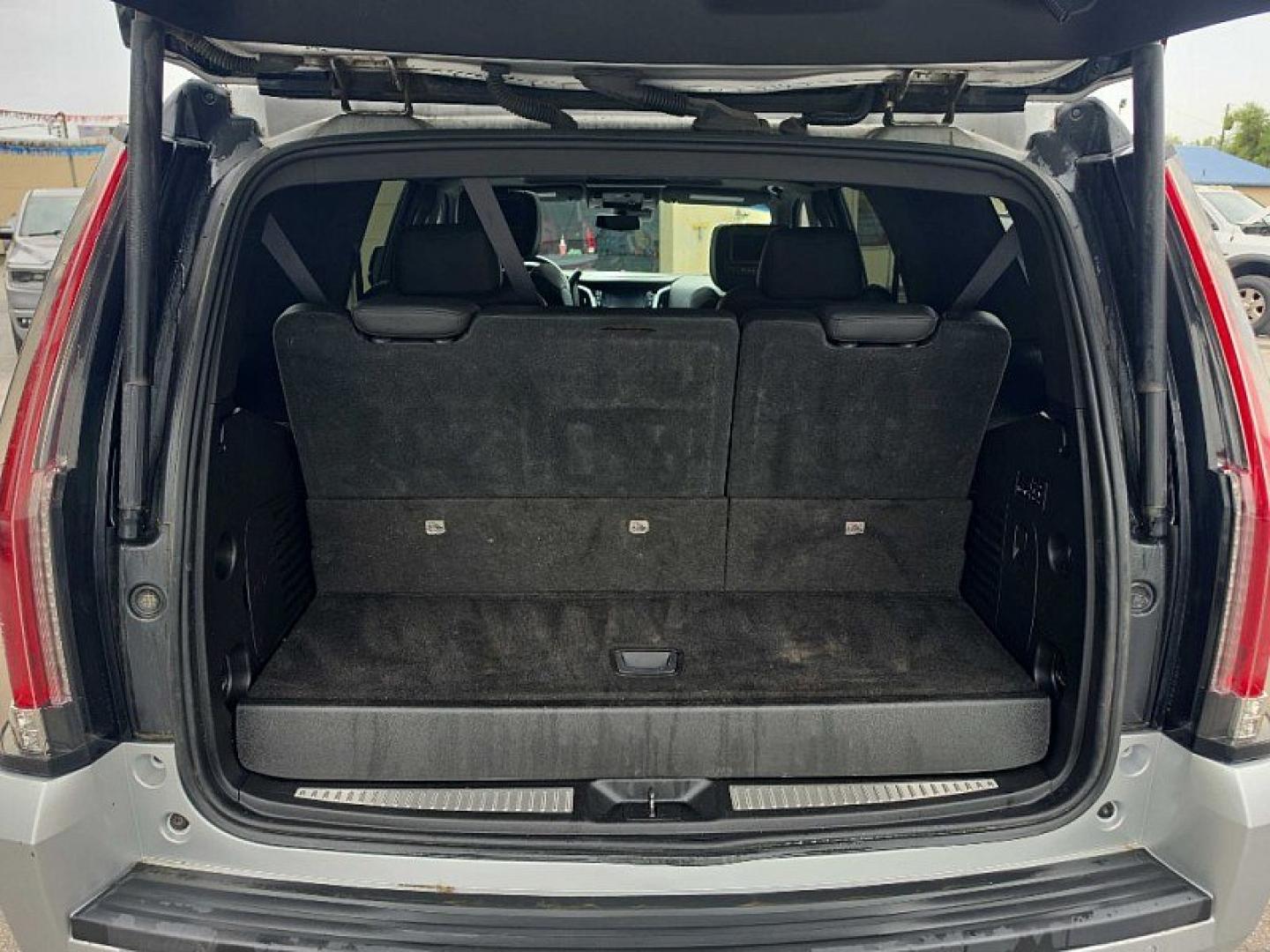2019 SILVER /BLACK Cadillac Escalade Platinum 4WD (1GYS4DKJXKR) with an 6.2L V8 OHV 16V FFV engine, 10A transmission, located at 3304 Woodville Road, Northwood, OH, 43619, (419) 210-8019, 41.612694, -83.480743- Photo#16