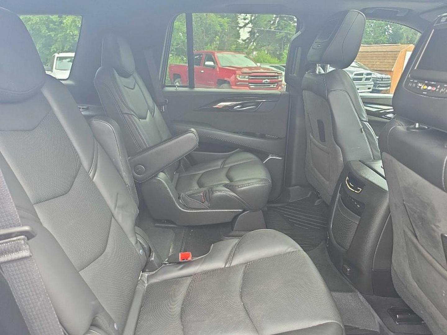2019 SILVER /BLACK Cadillac Escalade Platinum 4WD (1GYS4DKJXKR) with an 6.2L V8 OHV 16V FFV engine, 10A transmission, located at 3304 Woodville Road, Northwood, OH, 43619, (419) 210-8019, 41.612694, -83.480743- Photo#18