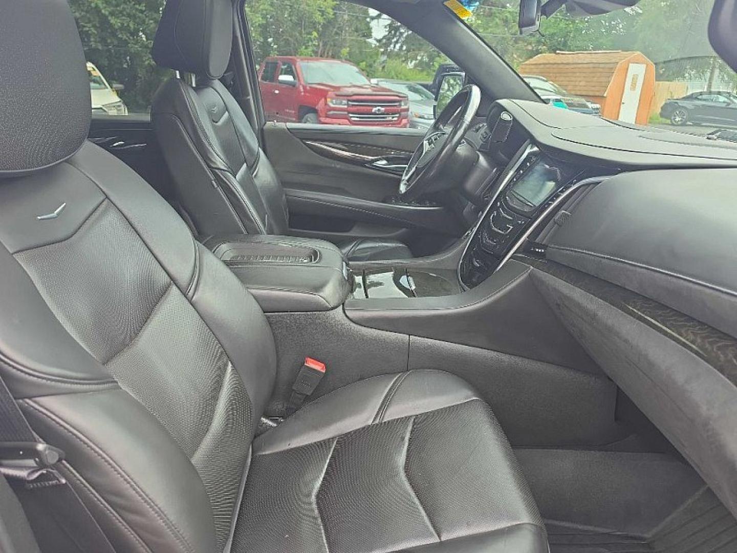 2019 SILVER /BLACK Cadillac Escalade Platinum 4WD (1GYS4DKJXKR) with an 6.2L V8 OHV 16V FFV engine, 10A transmission, located at 3304 Woodville Road, Northwood, OH, 43619, (419) 210-8019, 41.612694, -83.480743- Photo#21