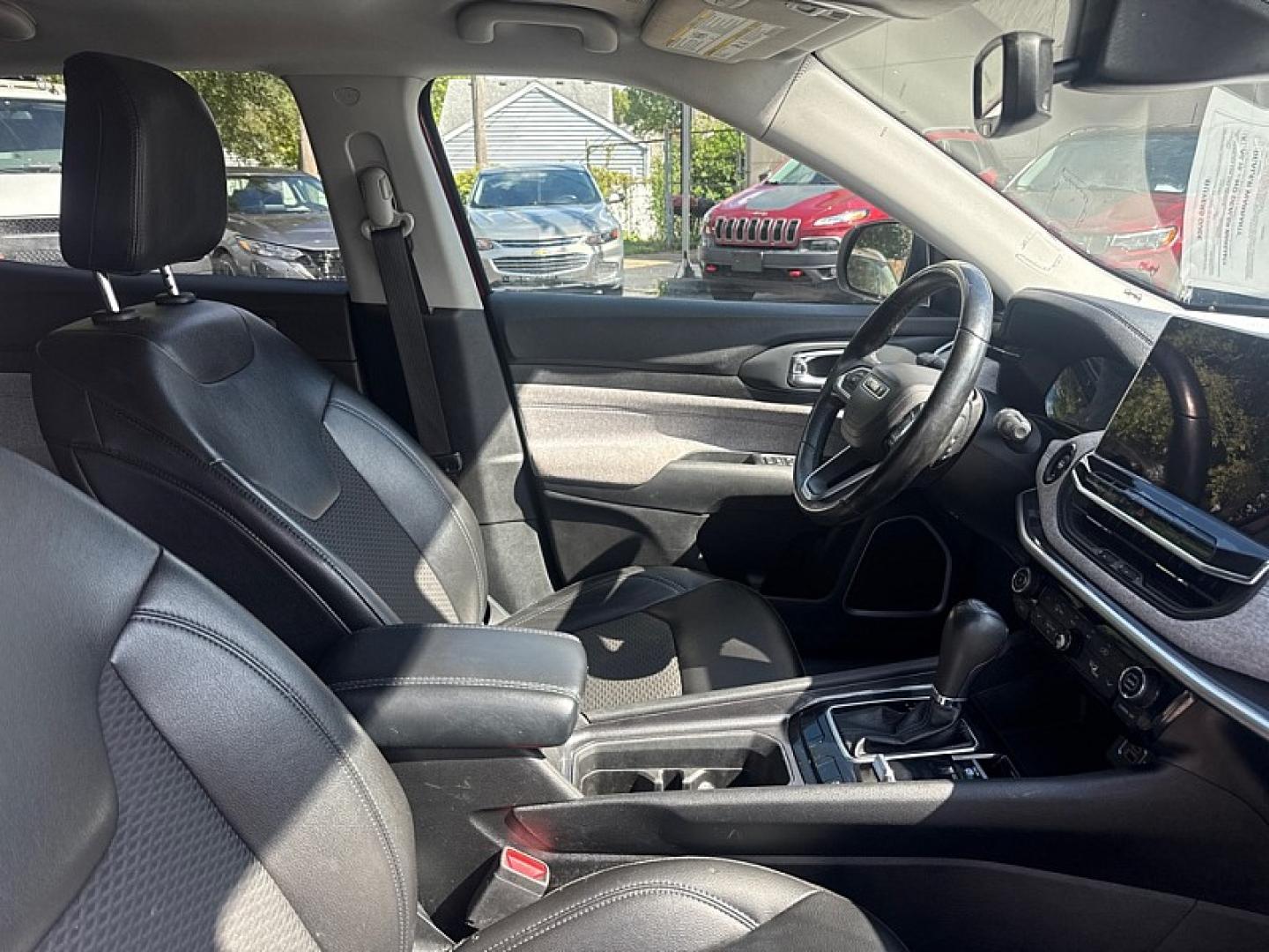 2022 MAROON /BLACK Jeep Compass Latitude 4WD (3C4NJDBB3NT) with an 2.4L L4 DOHC 16V engine, Automatic 9-Spd transmission, located at 3304 Woodville Road, Northwood, OH, 43619, (419) 210-8019, 41.612694, -83.480743- Photo#15