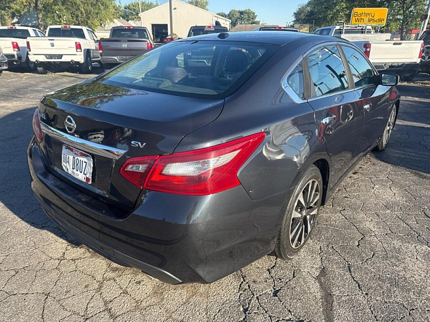 2018 BLUE /BLACK Nissan Altima 2.5 (1N4AL3AP6JC) with an 2.5L L4 DOHC 16V engine, CVT transmission, located at 3304 Woodville Road, Northwood, OH, 43619, (419) 210-8019, 41.612694, -83.480743- Photo#4