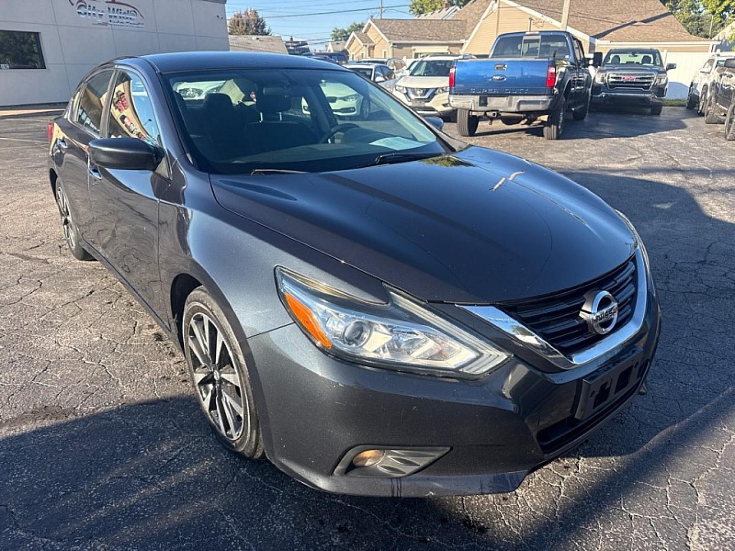 2018 BLUE /BLACK Nissan Altima 2.5 (1N4AL3AP6JC) with an 2.5L L4 DOHC 16V engine, CVT transmission, located at 3304 Woodville Road, Northwood, OH, 43619, (419) 210-8019, 41.612694, -83.480743- Photo#6