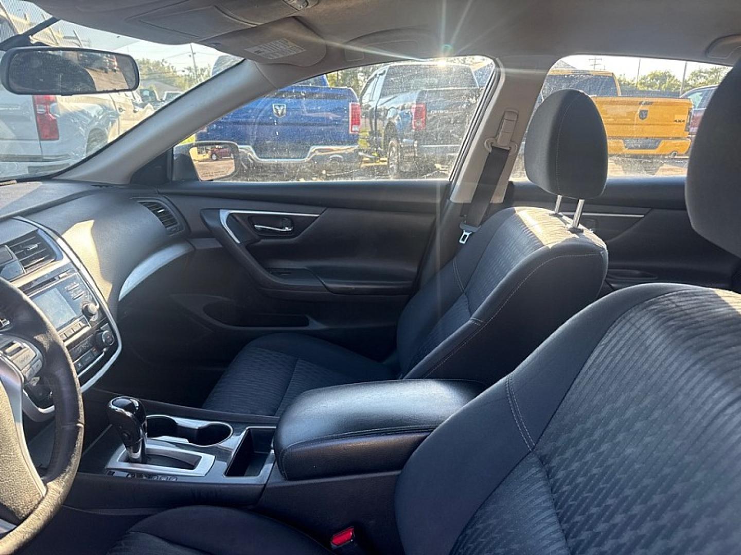 2018 BLUE /BLACK Nissan Altima 2.5 (1N4AL3AP6JC) with an 2.5L L4 DOHC 16V engine, CVT transmission, located at 3304 Woodville Road, Northwood, OH, 43619, (419) 210-8019, 41.612694, -83.480743- Photo#9