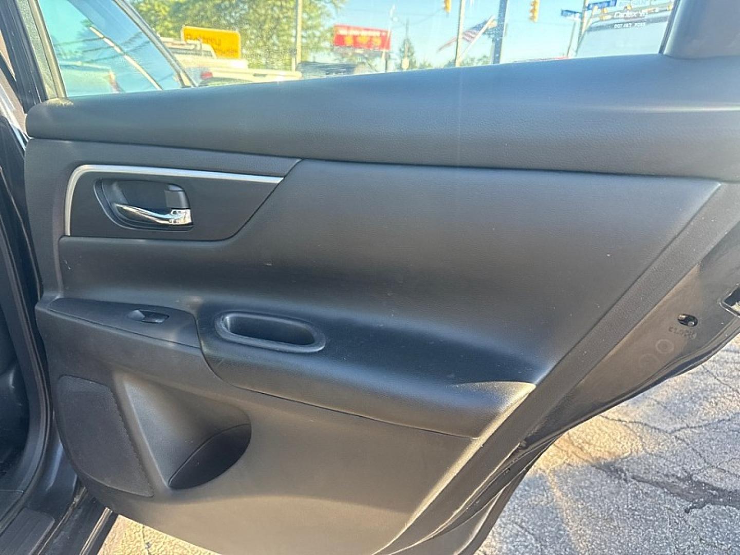 2018 BLUE /BLACK Nissan Altima 2.5 (1N4AL3AP6JC) with an 2.5L L4 DOHC 16V engine, CVT transmission, located at 3304 Woodville Road, Northwood, OH, 43619, (419) 210-8019, 41.612694, -83.480743- Photo#12