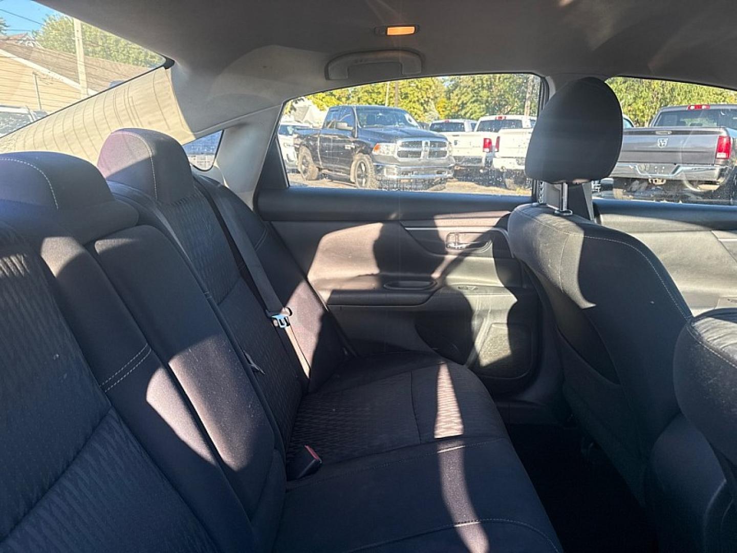 2018 BLUE /BLACK Nissan Altima 2.5 (1N4AL3AP6JC) with an 2.5L L4 DOHC 16V engine, CVT transmission, located at 3304 Woodville Road, Northwood, OH, 43619, (419) 210-8019, 41.612694, -83.480743- Photo#13