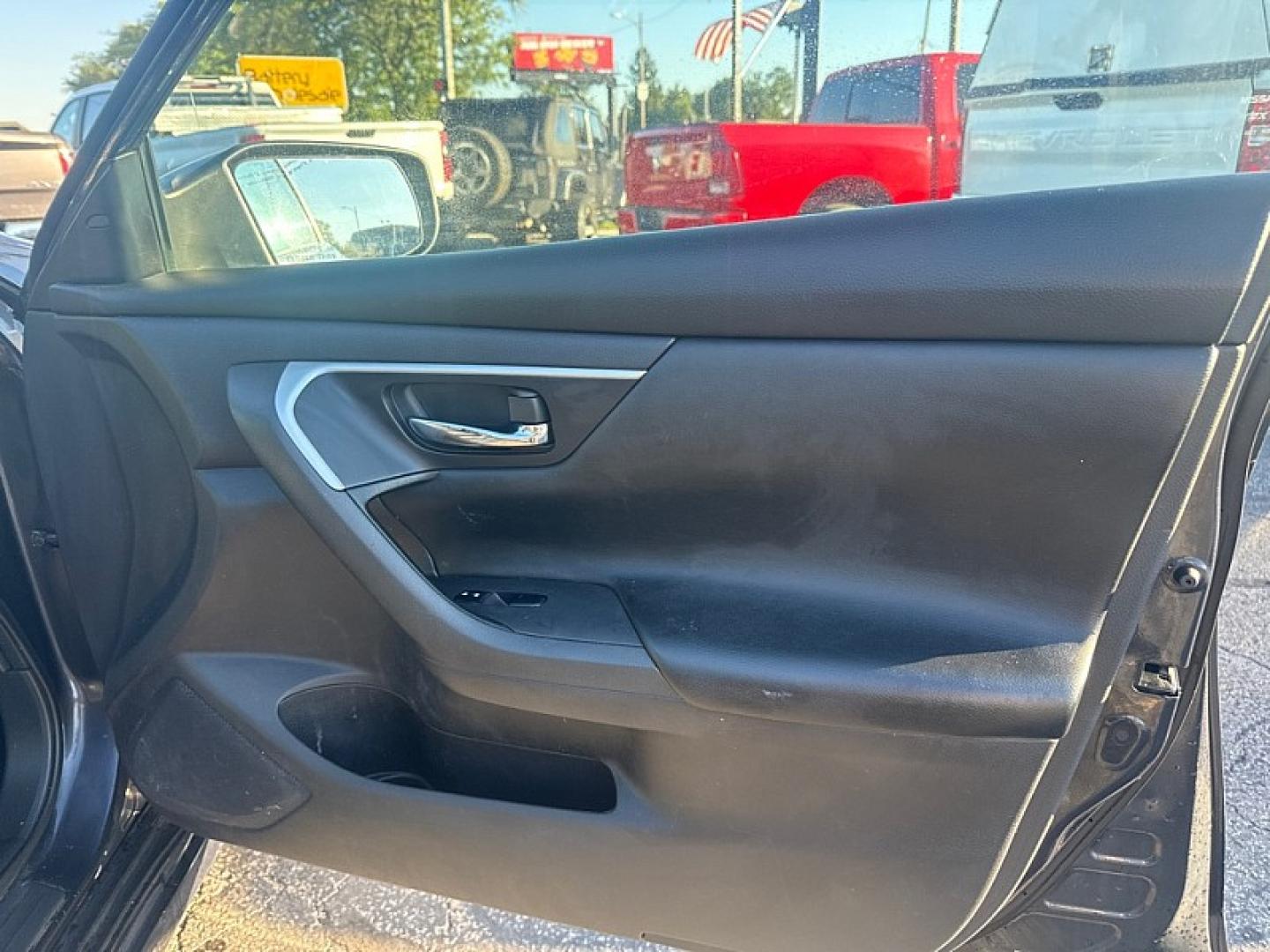 2018 BLUE /BLACK Nissan Altima 2.5 (1N4AL3AP6JC) with an 2.5L L4 DOHC 16V engine, CVT transmission, located at 3304 Woodville Road, Northwood, OH, 43619, (419) 210-8019, 41.612694, -83.480743- Photo#14