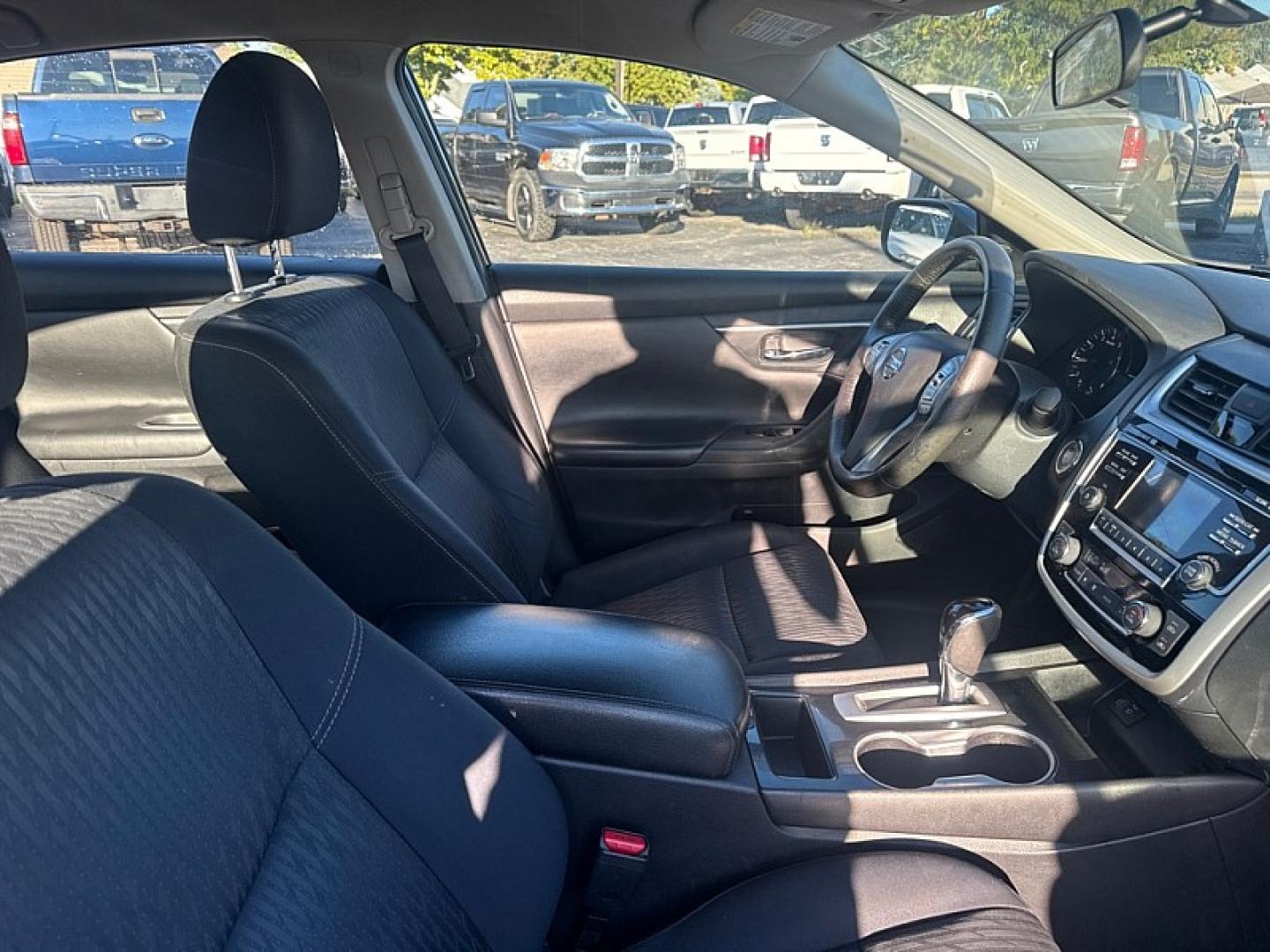 2018 BLUE /BLACK Nissan Altima 2.5 (1N4AL3AP6JC) with an 2.5L L4 DOHC 16V engine, CVT transmission, located at 3304 Woodville Road, Northwood, OH, 43619, (419) 210-8019, 41.612694, -83.480743- Photo#15
