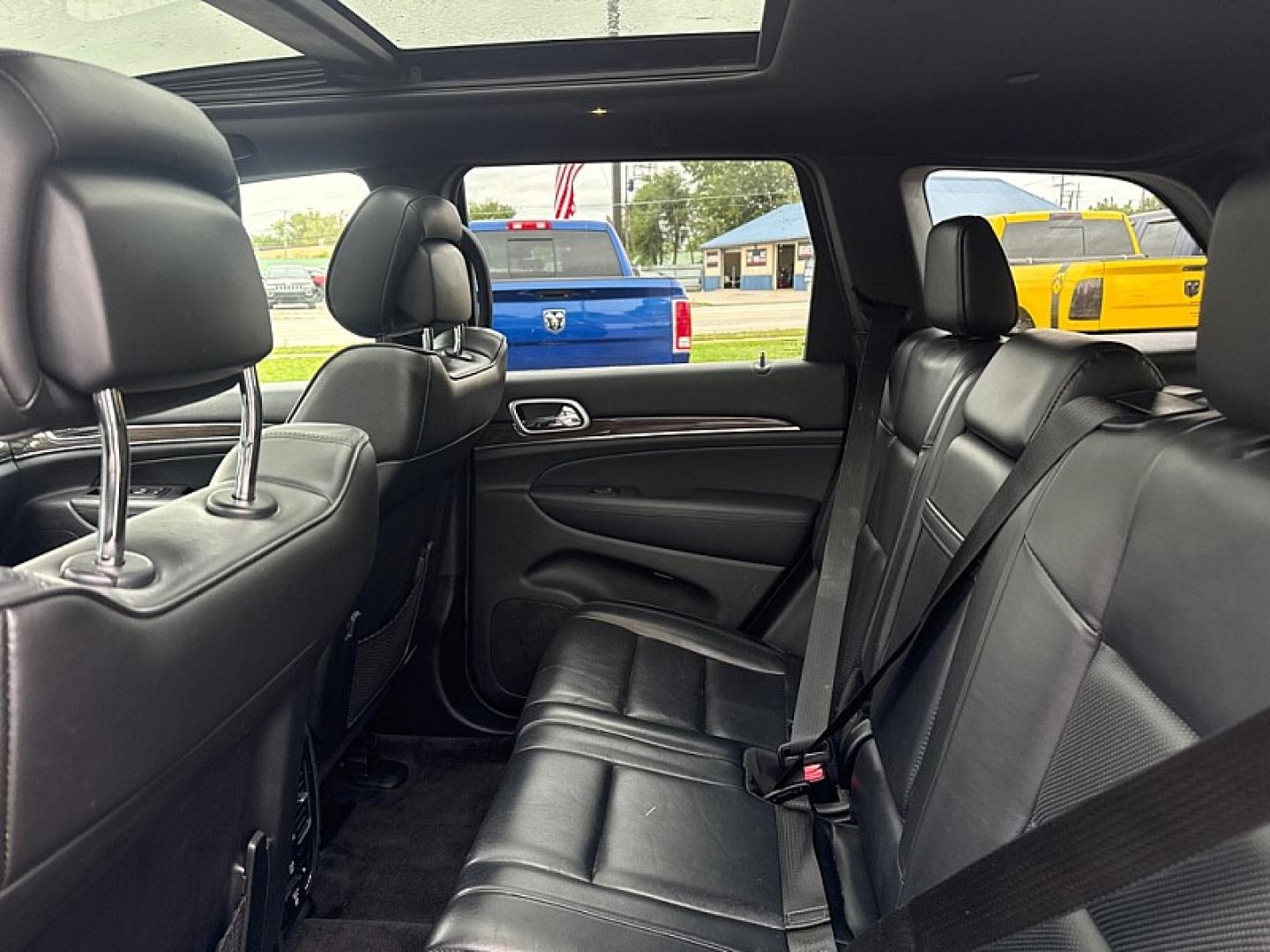 2018 BLACK /BLACK Jeep Grand Cherokee Overland 4WD (1C4RJFCG8JC) with an 3.6L V6 DOHC 24V engine, 8A transmission, located at 3304 Woodville Road, Northwood, OH, 43619, (419) 210-8019, 41.612694, -83.480743 - Your #1 Destination for Auto Loans and mdash;No Matter Your Credit!At our dealership, we believe everyone deserves the opportunity to drive their dream car and mdash;whether you have good credit, bad credit, or no credit at all. With a wide selection of hundreds of cars, trucks, and SUVs, you'll fin- Photo#11