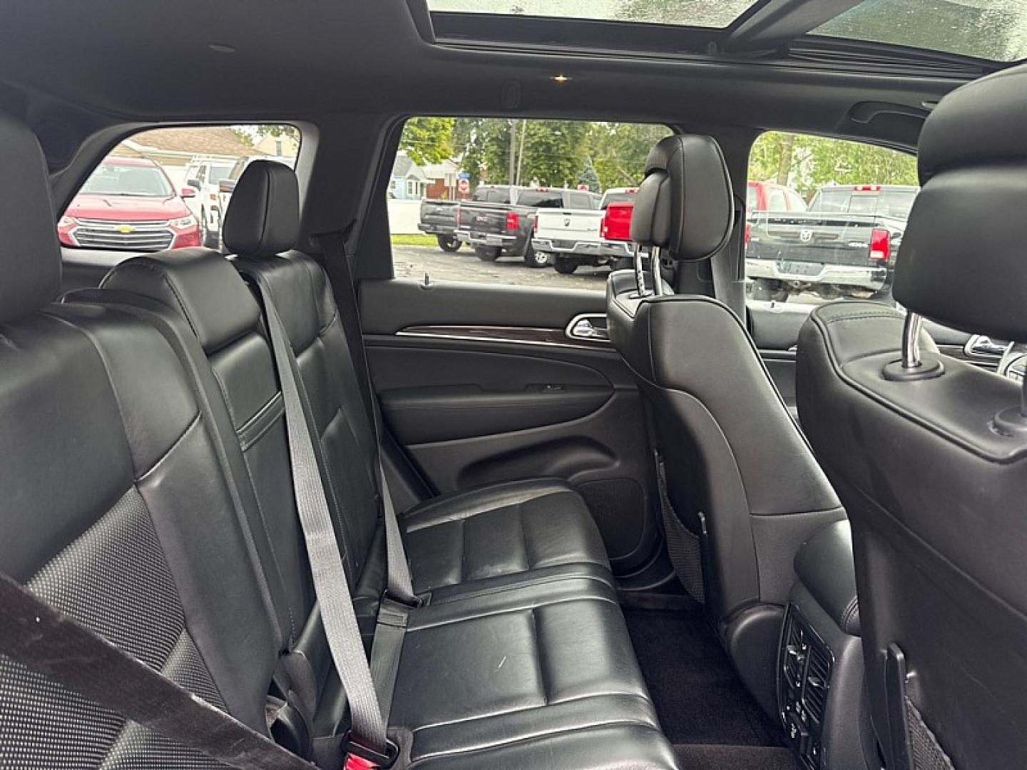 2018 BLACK /BLACK Jeep Grand Cherokee Overland 4WD (1C4RJFCG8JC) with an 3.6L V6 DOHC 24V engine, 8A transmission, located at 3304 Woodville Road, Northwood, OH, 43619, (419) 210-8019, 41.612694, -83.480743 - Your #1 Destination for Auto Loans and mdash;No Matter Your Credit!At our dealership, we believe everyone deserves the opportunity to drive their dream car and mdash;whether you have good credit, bad credit, or no credit at all. With a wide selection of hundreds of cars, trucks, and SUVs, you'll fin- Photo#13