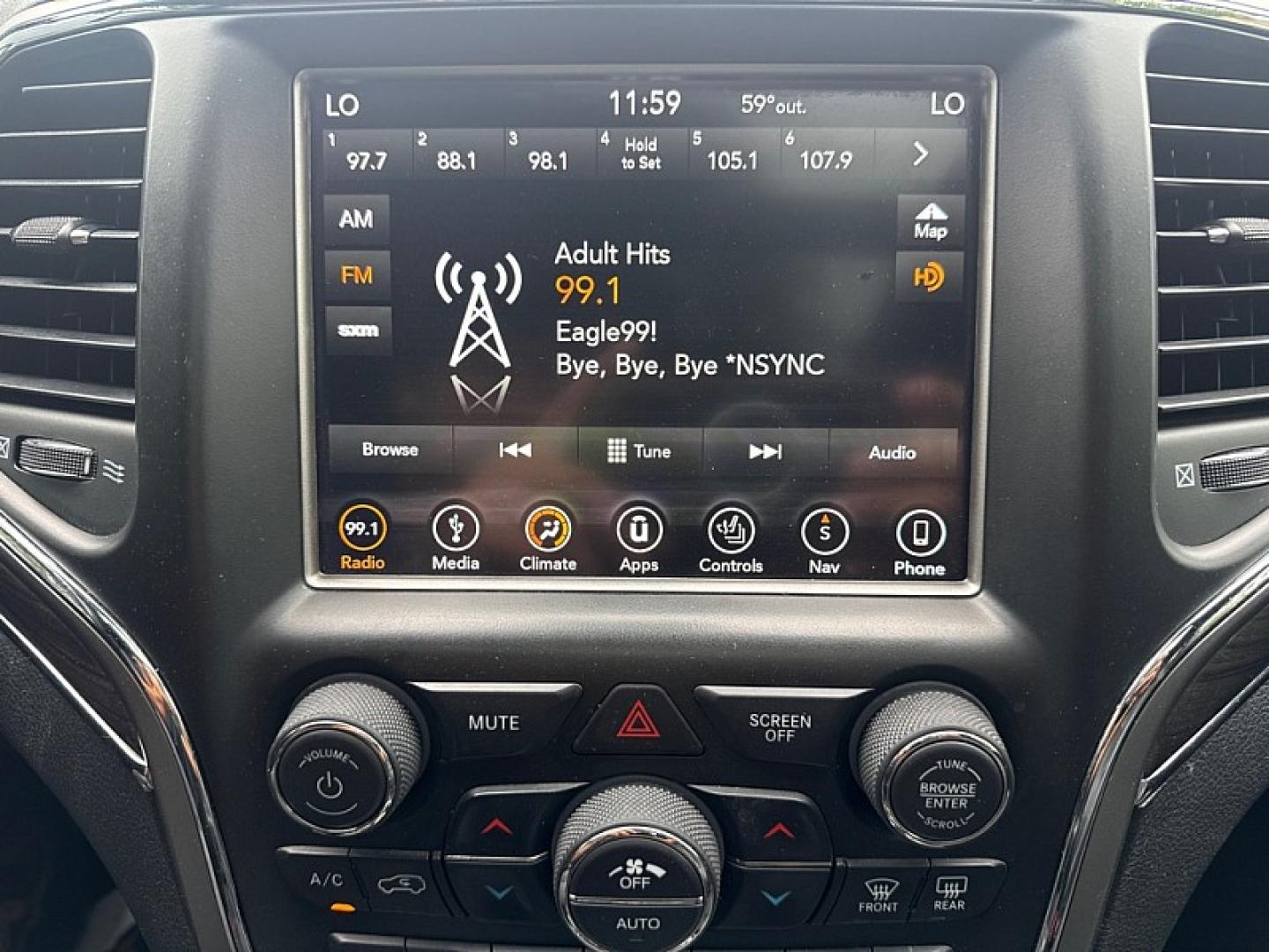 2018 BLACK /BLACK Jeep Grand Cherokee Overland 4WD (1C4RJFCG8JC) with an 3.6L V6 DOHC 24V engine, 8A transmission, located at 3304 Woodville Road, Northwood, OH, 43619, (419) 210-8019, 41.612694, -83.480743 - Your #1 Destination for Auto Loans and mdash;No Matter Your Credit!At our dealership, we believe everyone deserves the opportunity to drive their dream car and mdash;whether you have good credit, bad credit, or no credit at all. With a wide selection of hundreds of cars, trucks, and SUVs, you'll fin- Photo#17