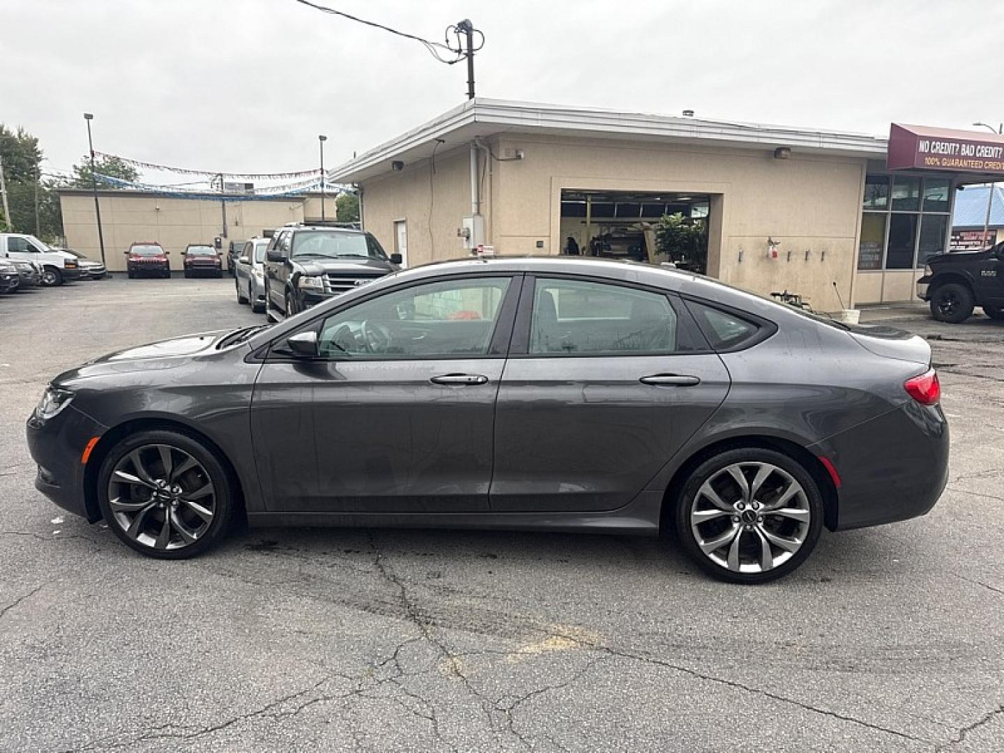 2015 GRAY /BLACK Chrysler 200 S (1C3CCCBG0FN) with an 3.6L V6 DOHC 24V FFV engine, 9A transmission, located at 3304 Woodville Road, Northwood, OH, 43619, (419) 210-8019, 41.612694, -83.480743- Photo#1