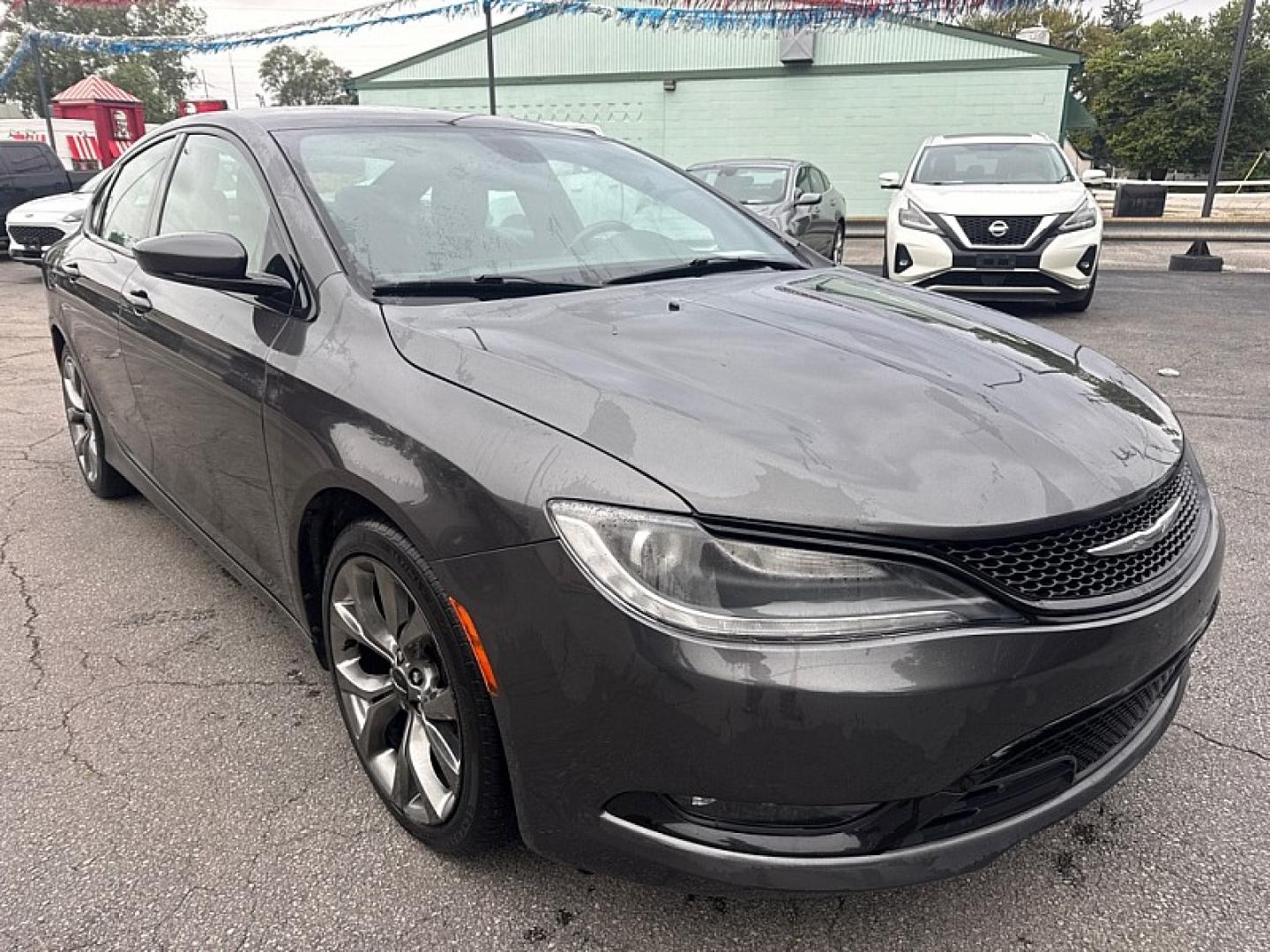 2015 GRAY /BLACK Chrysler 200 S (1C3CCCBG0FN) with an 3.6L V6 DOHC 24V FFV engine, 9A transmission, located at 3304 Woodville Road, Northwood, OH, 43619, (419) 210-8019, 41.612694, -83.480743- Photo#6