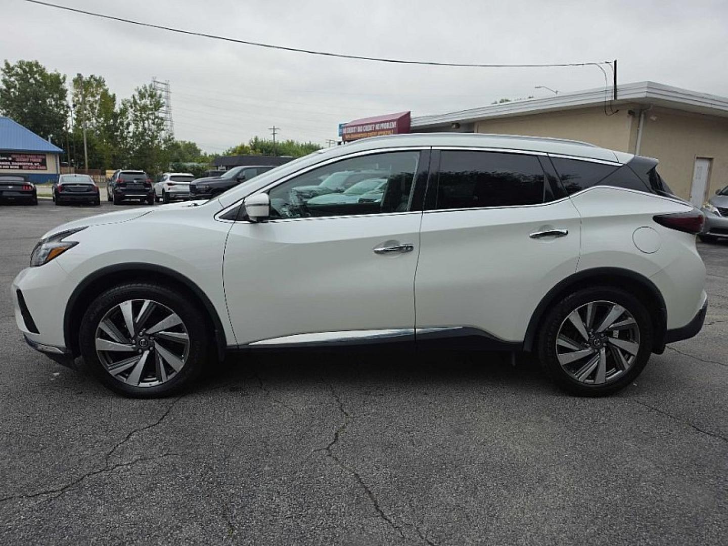 2019 WHITE /BLACK Nissan Murano Platinum AWD (5N1AZ2MS8KN) with an 3.5L V6 DOHC 24V engine, CVT transmission, located at 3304 Woodville Road, Northwood, OH, 43619, (419) 210-8019, 41.612694, -83.480743- Photo#1