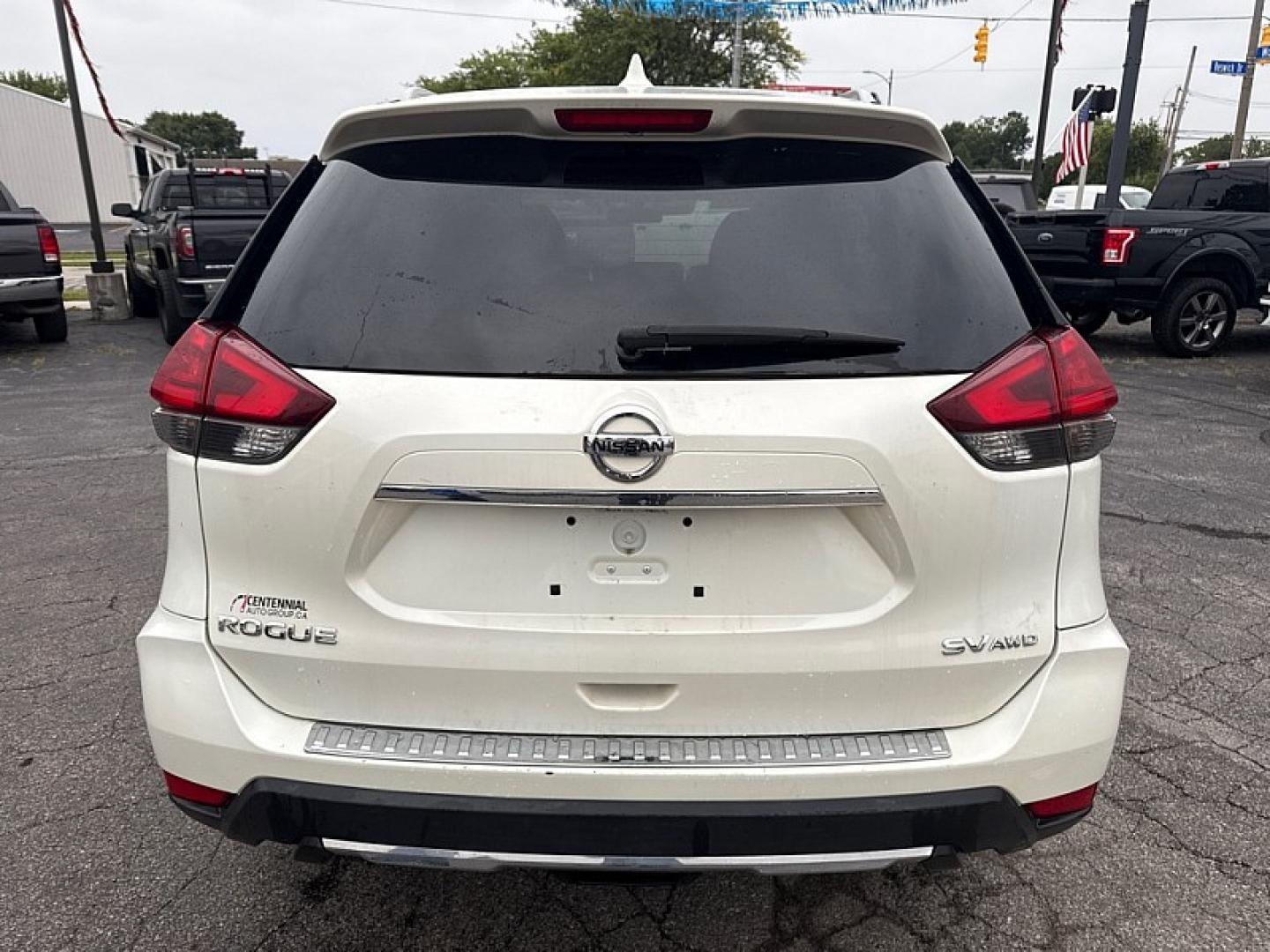 2017 WHITE /BLACK Nissan Rogue S AWD (5N1AT2MVXHC) with an 2.5L L4 DOHC 16V engine, CVT transmission, located at 3304 Woodville Road, Northwood, OH, 43619, (419) 210-8019, 41.612694, -83.480743 - Your #1 Destination for Auto Loans and mdash;No Matter Your Credit!At our dealership, we believe everyone deserves the opportunity to drive their dream car and mdash;whether you have good credit, bad credit, or no credit at all. With a wide selection of hundreds of cars, trucks, and SUVs, you'll fin- Photo#3