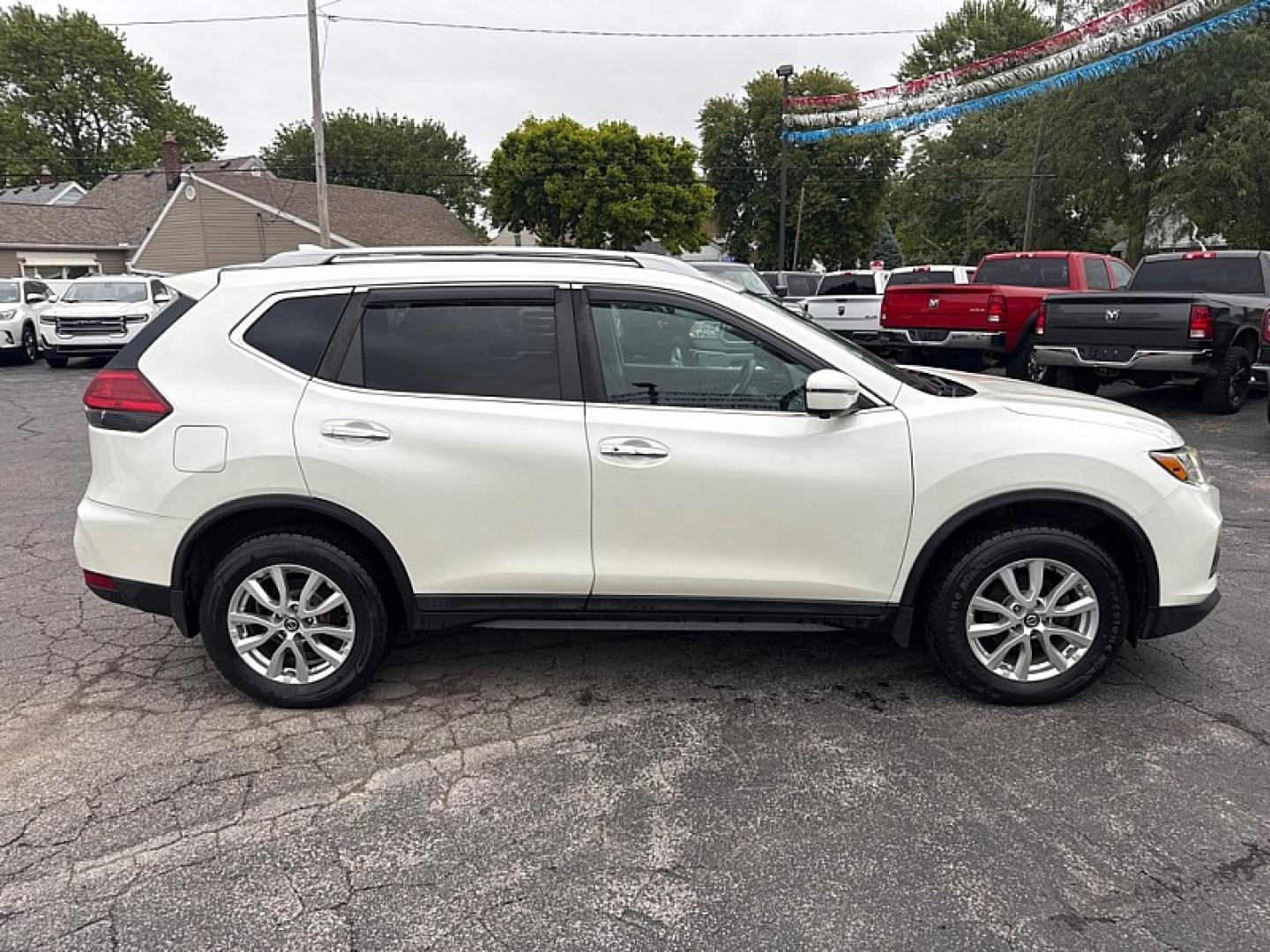 2017 WHITE /BLACK Nissan Rogue S AWD (5N1AT2MVXHC) with an 2.5L L4 DOHC 16V engine, CVT transmission, located at 3304 Woodville Road, Northwood, OH, 43619, (419) 210-8019, 41.612694, -83.480743 - Your #1 Destination for Auto Loans and mdash;No Matter Your Credit!At our dealership, we believe everyone deserves the opportunity to drive their dream car and mdash;whether you have good credit, bad credit, or no credit at all. With a wide selection of hundreds of cars, trucks, and SUVs, you'll fin- Photo#5