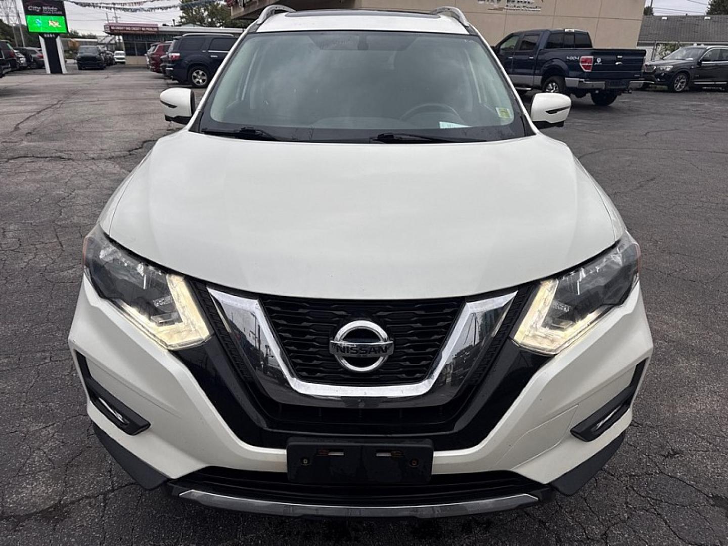 2017 WHITE /BLACK Nissan Rogue S AWD (5N1AT2MVXHC) with an 2.5L L4 DOHC 16V engine, CVT transmission, located at 3304 Woodville Road, Northwood, OH, 43619, (419) 210-8019, 41.612694, -83.480743 - Your #1 Destination for Auto Loans and mdash;No Matter Your Credit!At our dealership, we believe everyone deserves the opportunity to drive their dream car and mdash;whether you have good credit, bad credit, or no credit at all. With a wide selection of hundreds of cars, trucks, and SUVs, you'll fin- Photo#7