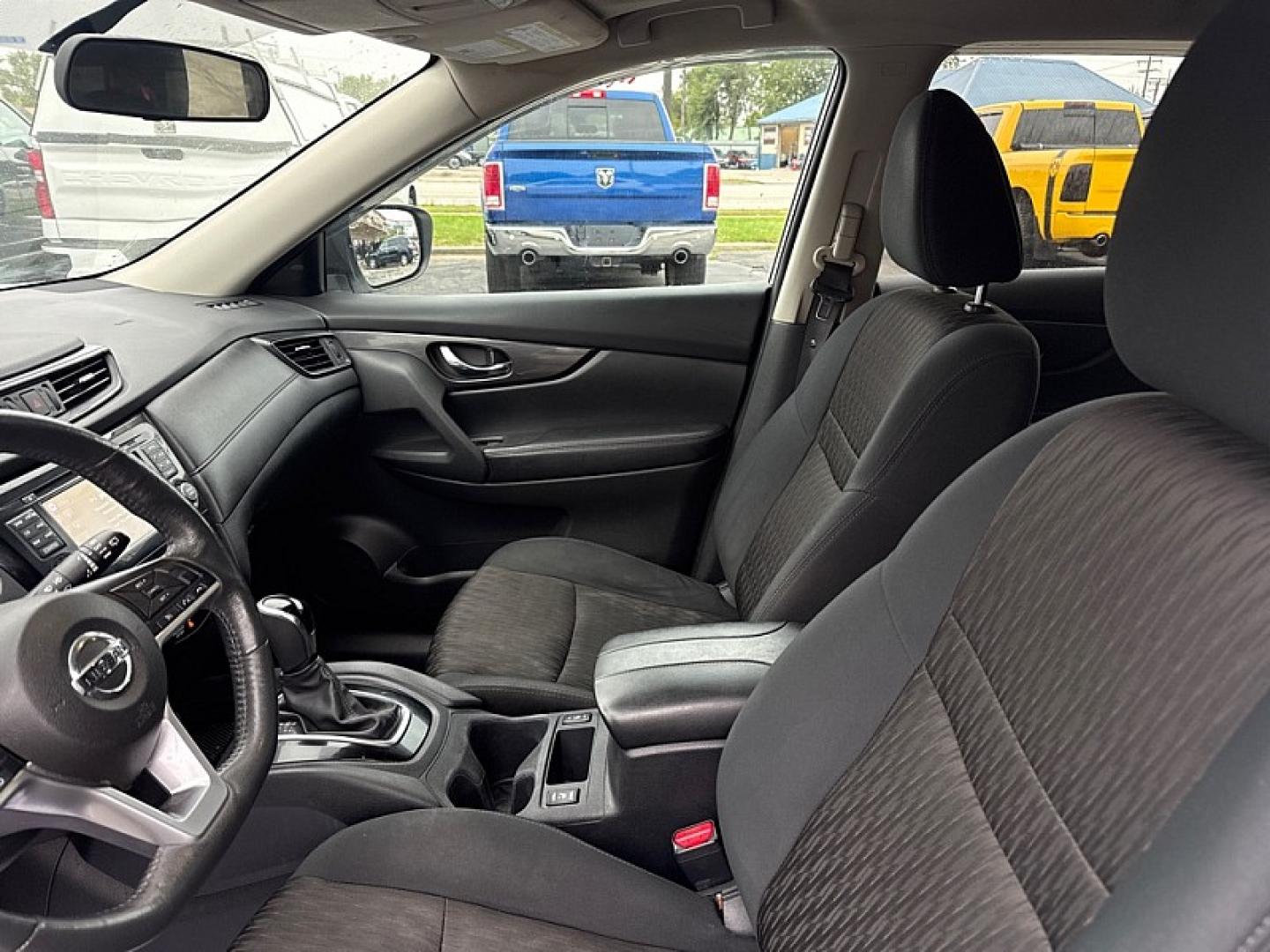 2017 WHITE /BLACK Nissan Rogue S AWD (5N1AT2MVXHC) with an 2.5L L4 DOHC 16V engine, CVT transmission, located at 3304 Woodville Road, Northwood, OH, 43619, (419) 210-8019, 41.612694, -83.480743 - Your #1 Destination for Auto Loans and mdash;No Matter Your Credit!At our dealership, we believe everyone deserves the opportunity to drive their dream car and mdash;whether you have good credit, bad credit, or no credit at all. With a wide selection of hundreds of cars, trucks, and SUVs, you'll fin- Photo#10