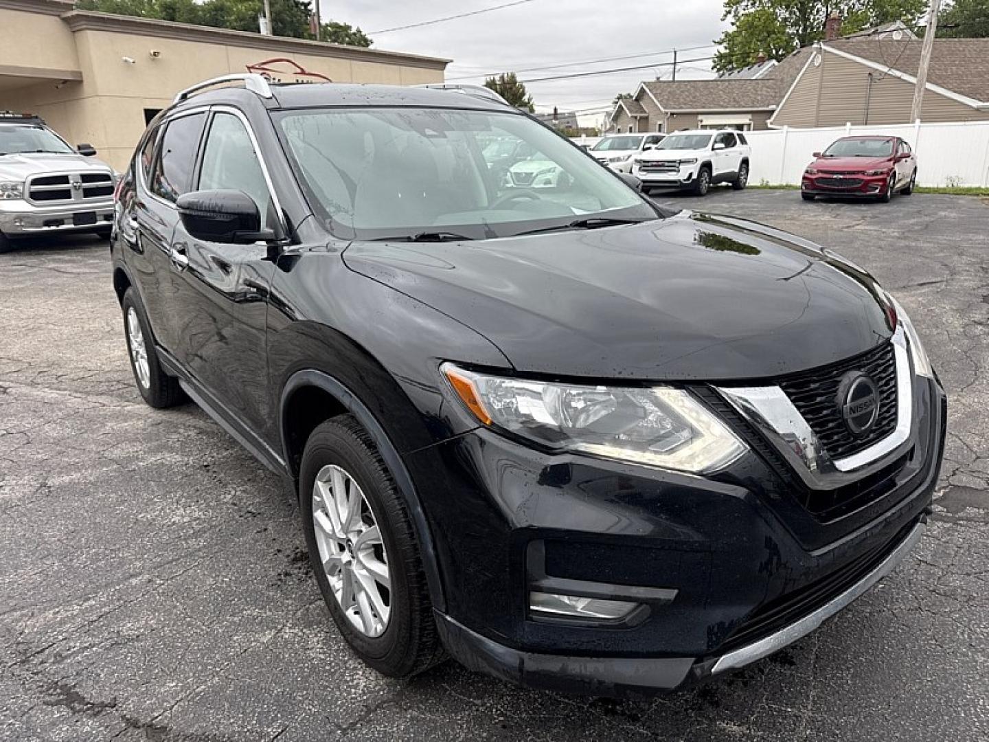 2020 BLACK /BLACK Nissan Rogue S AWD (5N1AT2MV2LC) with an 2.5L L4 DOHC 16V engine, CVT transmission, located at 3304 Woodville Road, Northwood, OH, 43619, (419) 210-8019, 41.612694, -83.480743- Photo#6