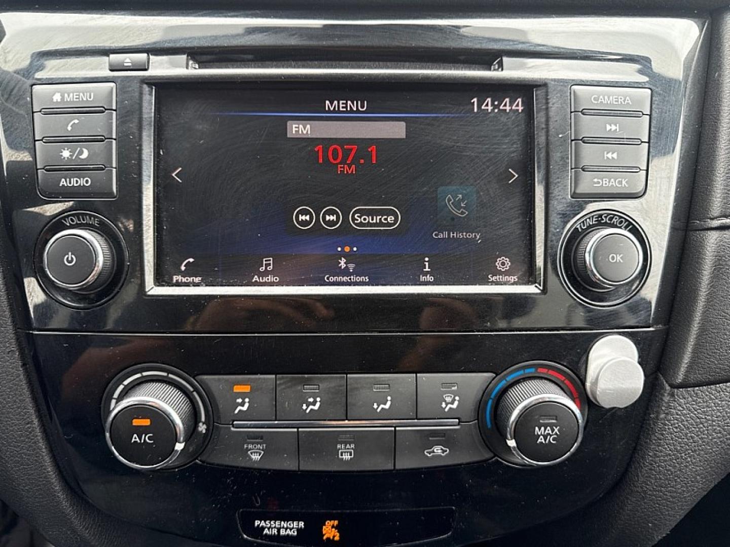 2020 BLACK /BLACK Nissan Rogue S AWD (5N1AT2MV2LC) with an 2.5L L4 DOHC 16V engine, CVT transmission, located at 3304 Woodville Road, Northwood, OH, 43619, (419) 210-8019, 41.612694, -83.480743- Photo#9