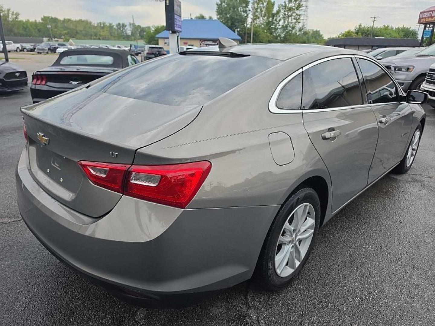 2018 BROWN /BLACK Chevrolet Malibu LT (1G1ZD5ST2JF) with an 1.5L L4 DOHC 16V engine, 6A transmission, located at 3304 Woodville Road, Northwood, OH, 43619, (419) 210-8019, 41.612694, -83.480743- Photo#4