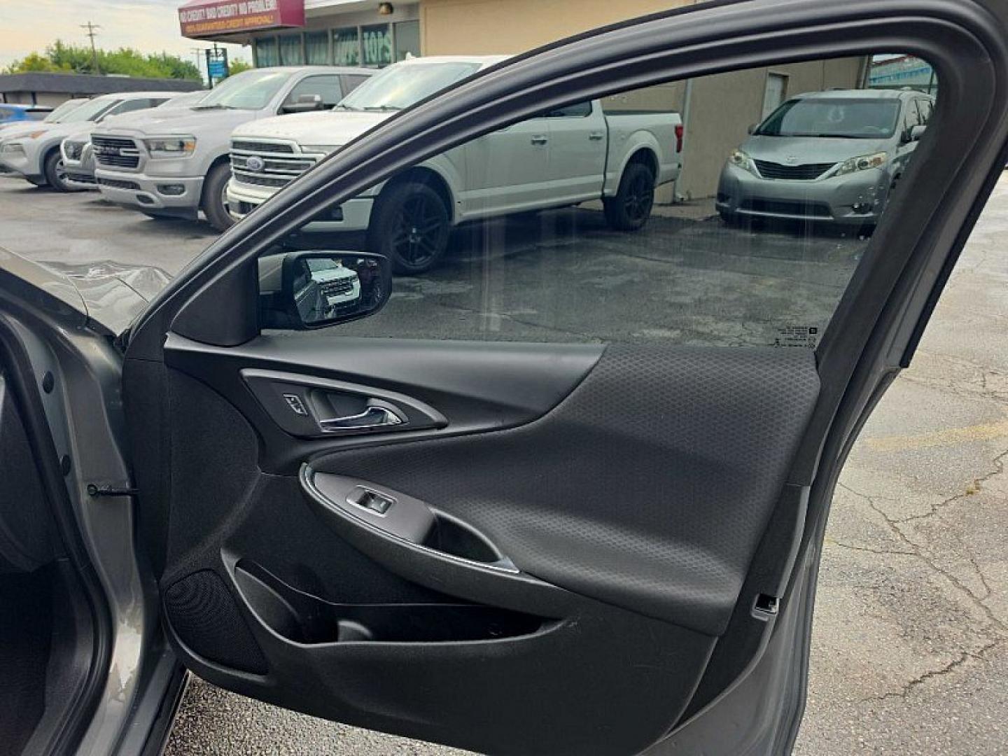 2018 BROWN /BLACK Chevrolet Malibu LT (1G1ZD5ST2JF) with an 1.5L L4 DOHC 16V engine, 6A transmission, located at 3304 Woodville Road, Northwood, OH, 43619, (419) 210-8019, 41.612694, -83.480743- Photo#14