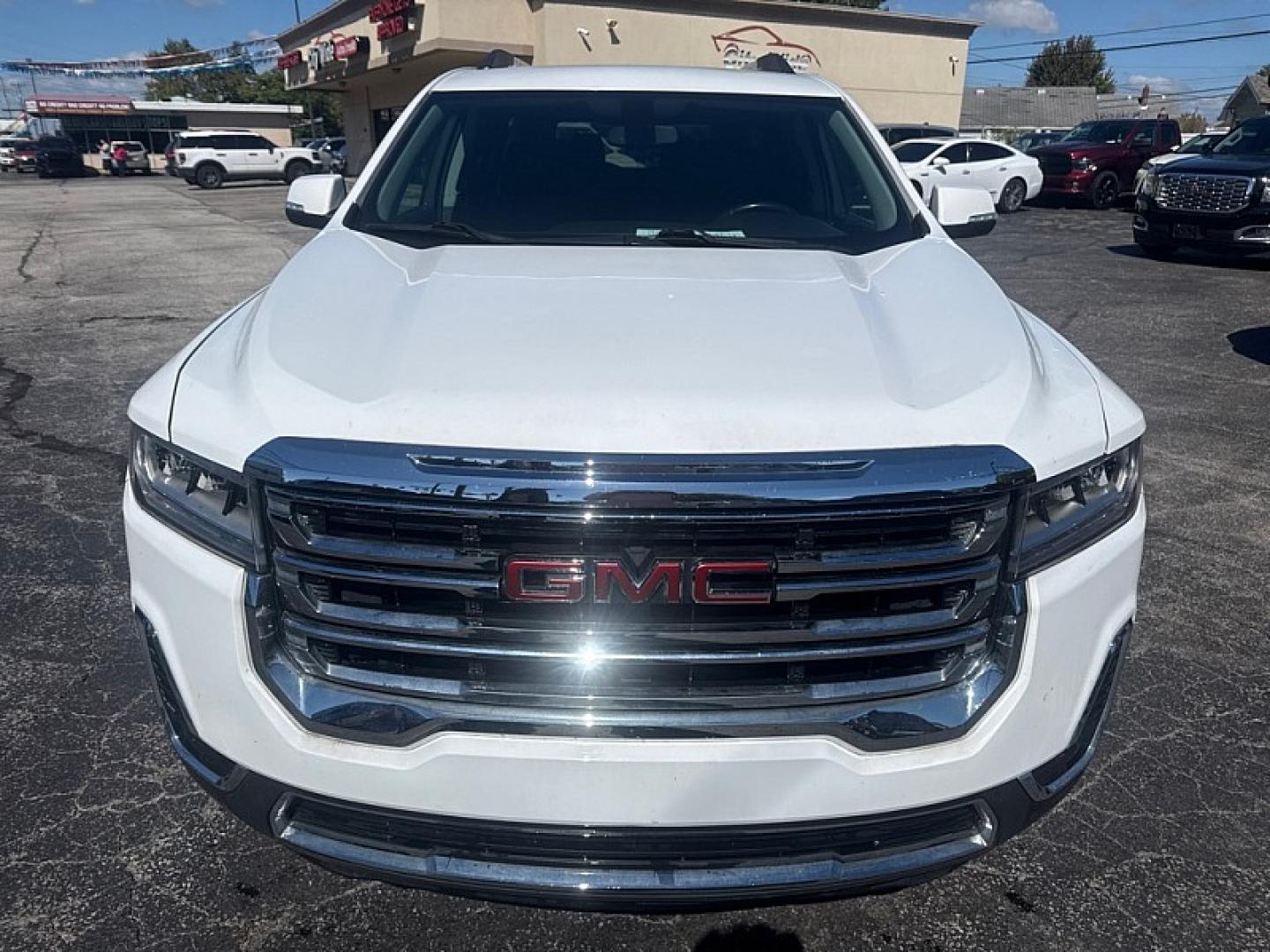 2020 WHITE /BLACK GMC Acadia SLE-1 FWD (1GKKNKLS1LZ) with an 3.6L V6 DOHC 24V engine, 6A transmission, located at 3304 Woodville Road, Northwood, OH, 43619, (419) 210-8019, 41.612694, -83.480743 - Your #1 Destination for Auto Loans and mdash;No Matter Your Credit!At our dealership, we believe everyone deserves the opportunity to drive their dream car and mdash;whether you have good credit, bad credit, or no credit at all. With a wide selection of hundreds of cars, trucks, and SUVs, you'll fin- Photo#7