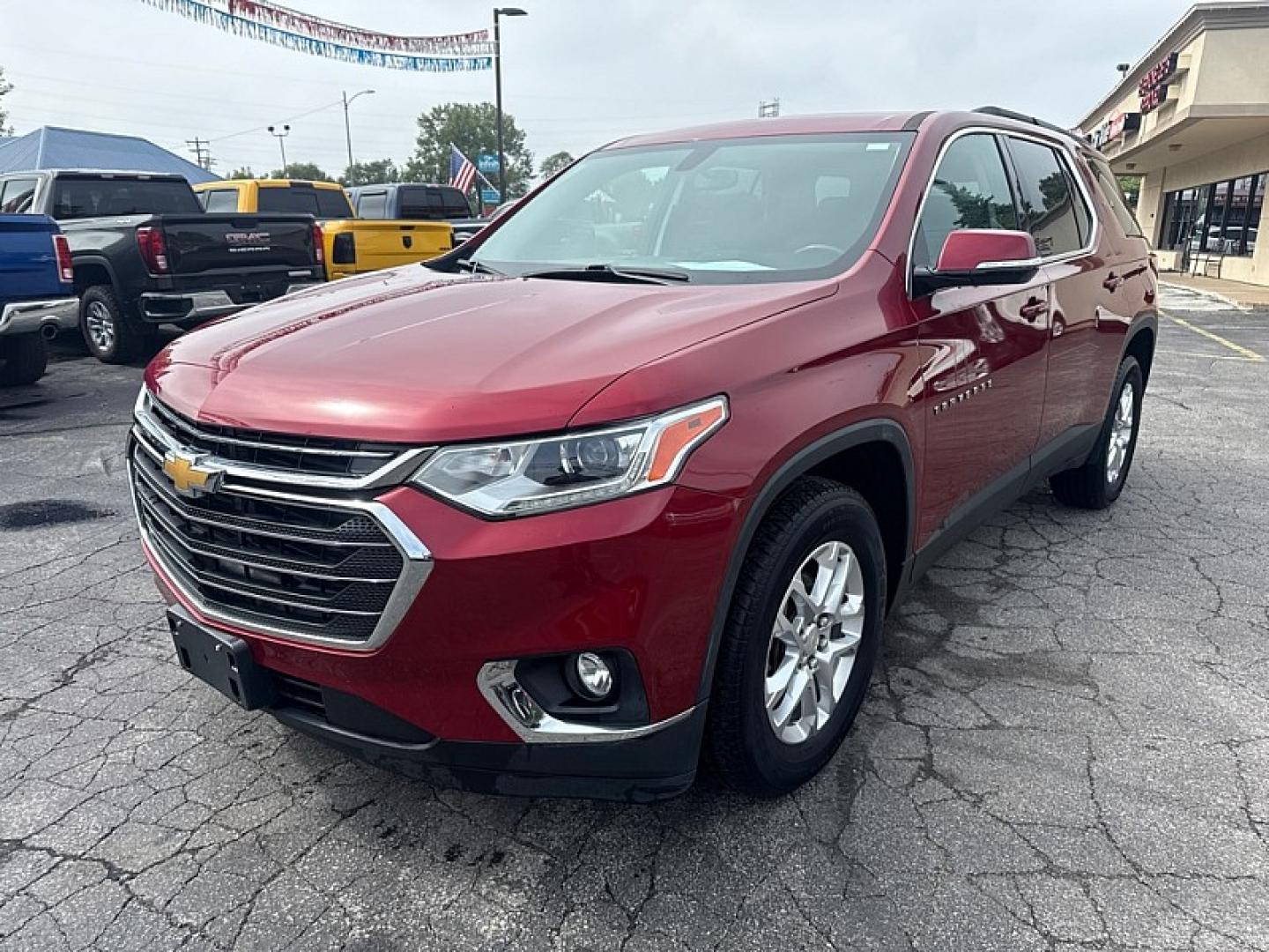 2019 RED /BLACK Chevrolet Traverse LT Cloth AWD (1GNEVGKW4KJ) with an 3.6L V6 DOHC 24V engine, 9A transmission, located at 3304 Woodville Road, Northwood, OH, 43619, (419) 210-8019, 41.612694, -83.480743 - Your #1 Destination for Auto Loans and mdash;No Matter Your Credit!At our dealership, we believe everyone deserves the opportunity to drive their dream car and mdash;whether you have good credit, bad credit, or no credit at all. With a wide selection of hundreds of cars, trucks, and SUVs, you'll fin- Photo#0