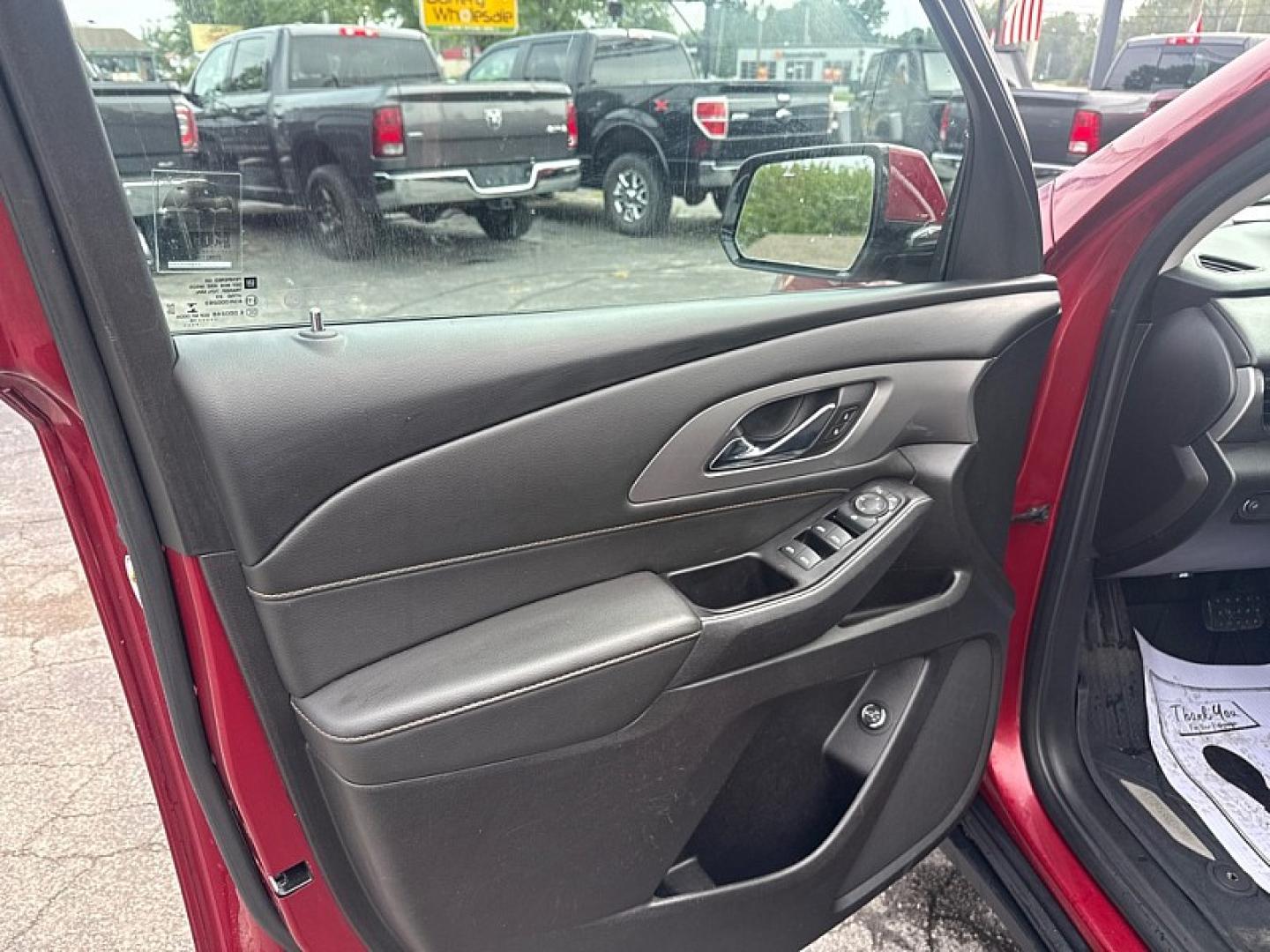 2019 RED /BLACK Chevrolet Traverse LT Cloth AWD (1GNEVGKW4KJ) with an 3.6L V6 DOHC 24V engine, 9A transmission, located at 3304 Woodville Road, Northwood, OH, 43619, (419) 210-8019, 41.612694, -83.480743 - Your #1 Destination for Auto Loans and mdash;No Matter Your Credit!At our dealership, we believe everyone deserves the opportunity to drive their dream car and mdash;whether you have good credit, bad credit, or no credit at all. With a wide selection of hundreds of cars, trucks, and SUVs, you'll fin- Photo#8