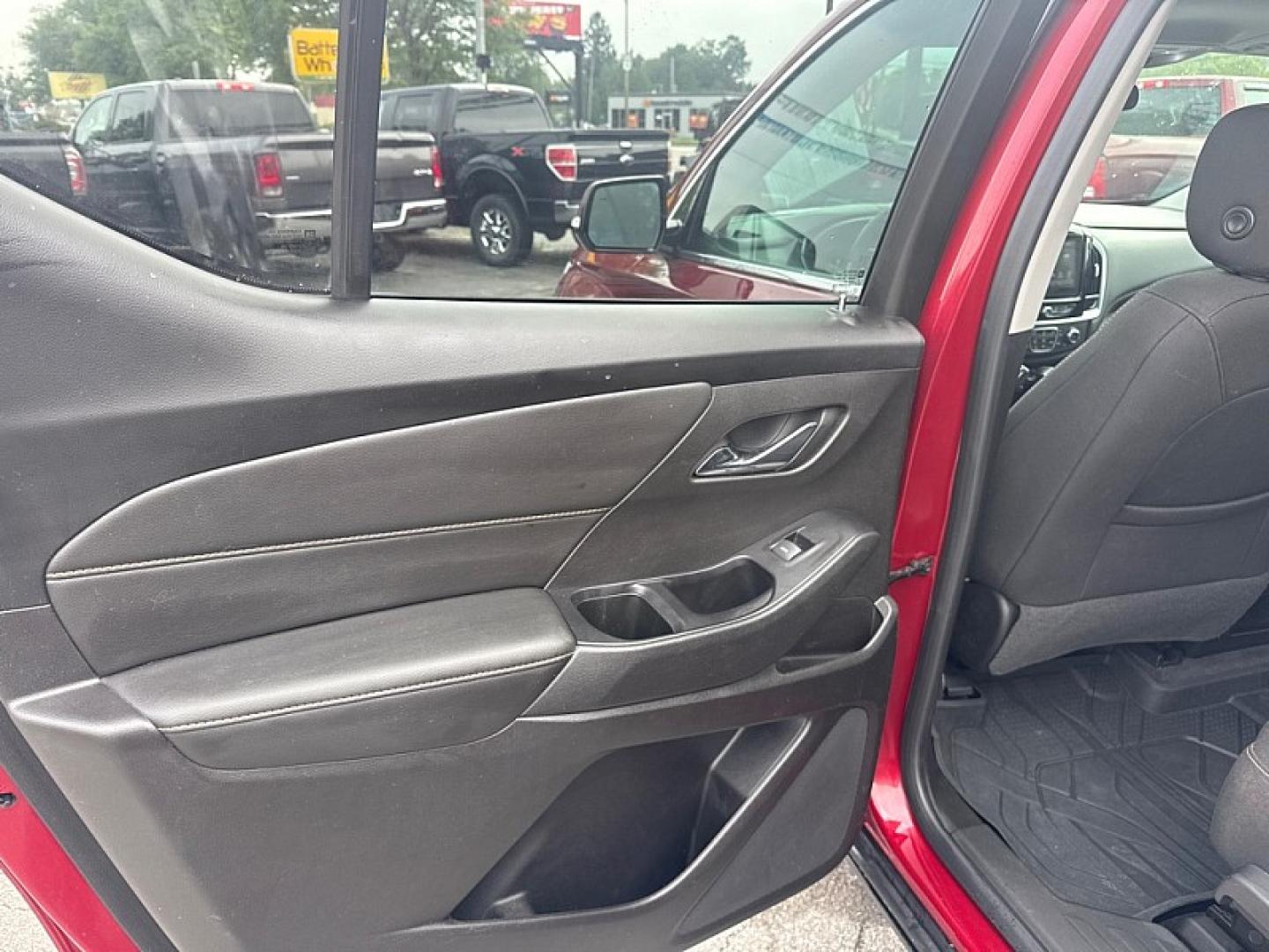 2019 RED /BLACK Chevrolet Traverse LT Cloth AWD (1GNEVGKW4KJ) with an 3.6L V6 DOHC 24V engine, 9A transmission, located at 3304 Woodville Road, Northwood, OH, 43619, (419) 210-8019, 41.612694, -83.480743 - Your #1 Destination for Auto Loans and mdash;No Matter Your Credit!At our dealership, we believe everyone deserves the opportunity to drive their dream car and mdash;whether you have good credit, bad credit, or no credit at all. With a wide selection of hundreds of cars, trucks, and SUVs, you'll fin- Photo#10