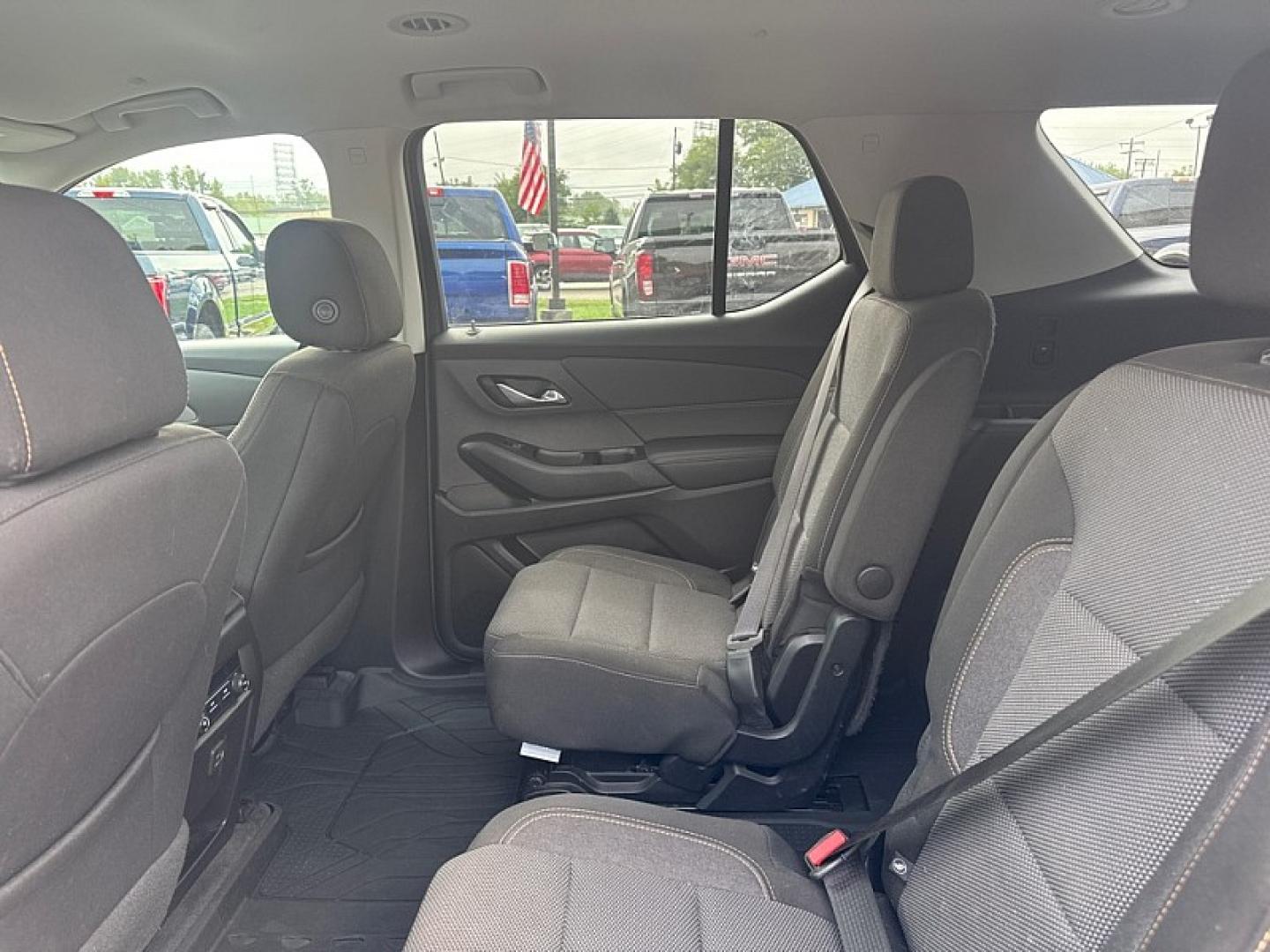 2019 RED /BLACK Chevrolet Traverse LT Cloth AWD (1GNEVGKW4KJ) with an 3.6L V6 DOHC 24V engine, 9A transmission, located at 3304 Woodville Road, Northwood, OH, 43619, (419) 210-8019, 41.612694, -83.480743 - Your #1 Destination for Auto Loans and mdash;No Matter Your Credit!At our dealership, we believe everyone deserves the opportunity to drive their dream car and mdash;whether you have good credit, bad credit, or no credit at all. With a wide selection of hundreds of cars, trucks, and SUVs, you'll fin- Photo#11
