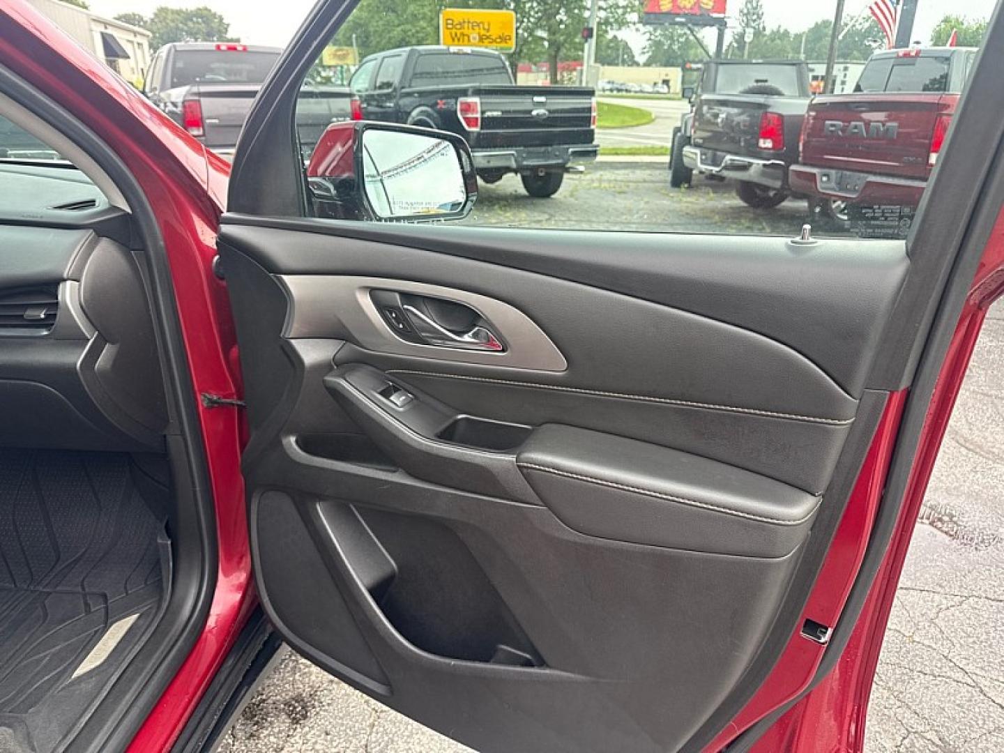 2019 RED /BLACK Chevrolet Traverse LT Cloth AWD (1GNEVGKW4KJ) with an 3.6L V6 DOHC 24V engine, 9A transmission, located at 3304 Woodville Road, Northwood, OH, 43619, (419) 210-8019, 41.612694, -83.480743 - Your #1 Destination for Auto Loans and mdash;No Matter Your Credit!At our dealership, we believe everyone deserves the opportunity to drive their dream car and mdash;whether you have good credit, bad credit, or no credit at all. With a wide selection of hundreds of cars, trucks, and SUVs, you'll fin- Photo#14