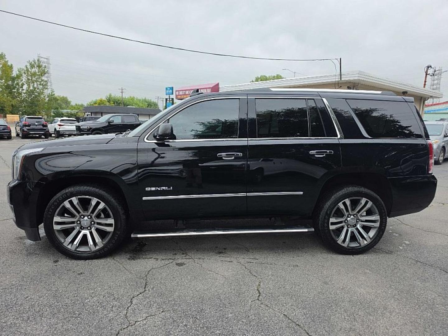 2018 BLACK /BLACK GMC Yukon Denali 4WD (1GKS2CKJ9JR) with an 6.2L V8 OHV 16V engine, 10A transmission, located at 3304 Woodville Road, Northwood, OH, 43619, (419) 210-8019, 41.612694, -83.480743- Photo#3