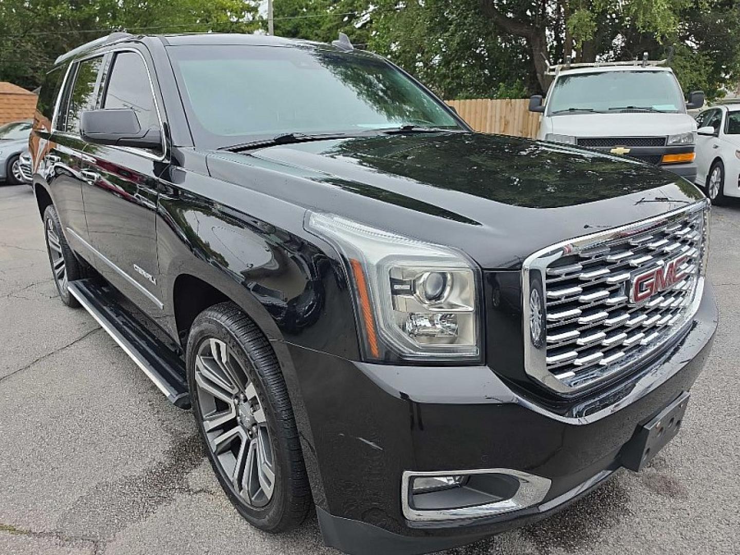 2018 BLACK /BLACK GMC Yukon Denali 4WD (1GKS2CKJ9JR) with an 6.2L V8 OHV 16V engine, 10A transmission, located at 3304 Woodville Road, Northwood, OH, 43619, (419) 210-8019, 41.612694, -83.480743- Photo#5