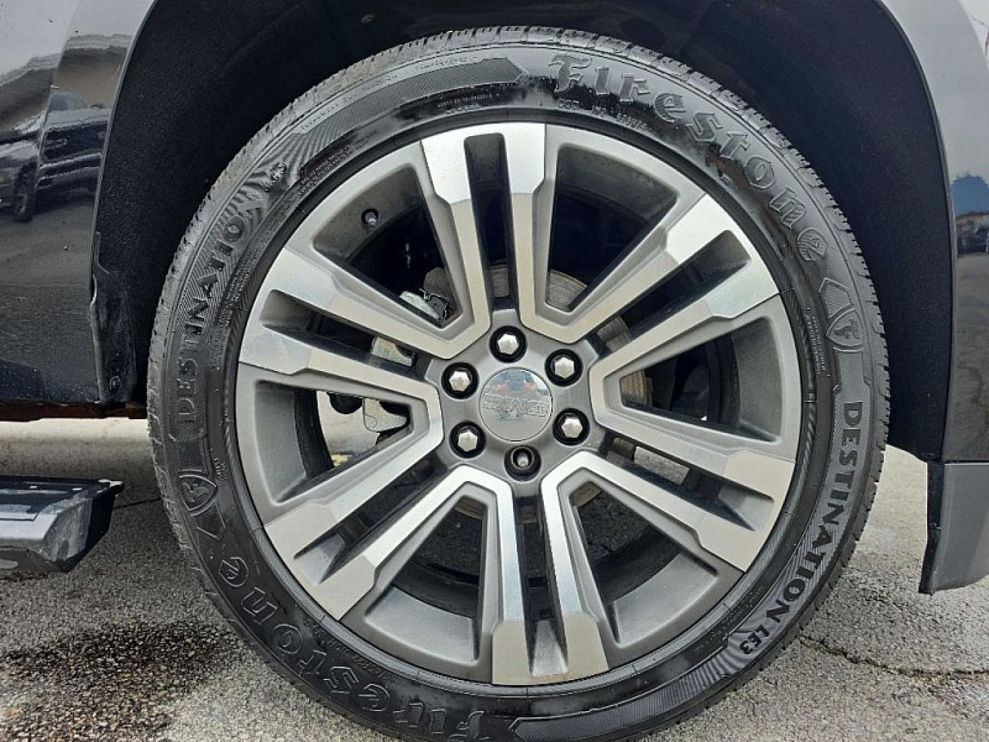 2018 BLACK /BLACK GMC Yukon Denali 4WD (1GKS2CKJ9JR) with an 6.2L V8 OHV 16V engine, 10A transmission, located at 3304 Woodville Road, Northwood, OH, 43619, (419) 210-8019, 41.612694, -83.480743- Photo#23