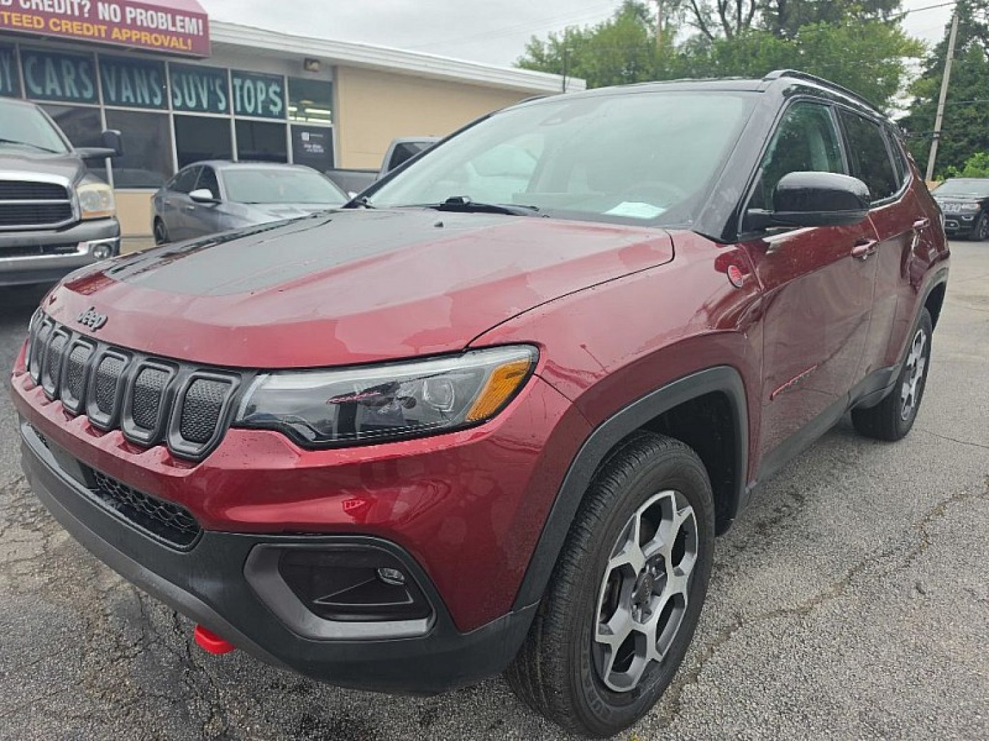 2022 RED /BLACK Jeep Compass Trailhawk 4WD (3C4NJDDB0NT) with an 2.4L L4 DOHC 16V engine, 9A transmission, located at 3304 Woodville Road, Northwood, OH, 43619, (419) 210-8019, 41.612694, -83.480743 - Your #1 Destination for Auto Loans and mdash;No Matter Your Credit!At our dealership, we believe everyone deserves the opportunity to drive their dream car and mdash;whether you have good credit, bad credit, or no credit at all. With a wide selection of hundreds of cars, trucks, and SUVs, you'll fin- Photo#0