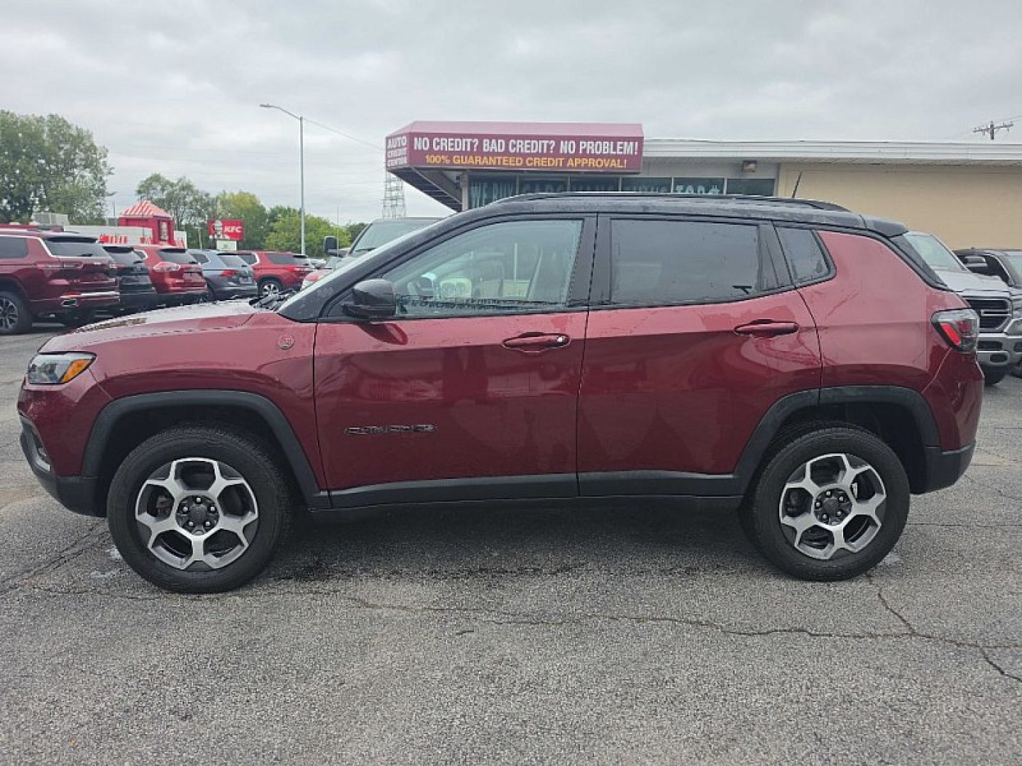 2022 RED /BLACK Jeep Compass Trailhawk 4WD (3C4NJDDB0NT) with an 2.4L L4 DOHC 16V engine, 9A transmission, located at 3304 Woodville Road, Northwood, OH, 43619, (419) 210-8019, 41.612694, -83.480743 - Your #1 Destination for Auto Loans and mdash;No Matter Your Credit!At our dealership, we believe everyone deserves the opportunity to drive their dream car and mdash;whether you have good credit, bad credit, or no credit at all. With a wide selection of hundreds of cars, trucks, and SUVs, you'll fin- Photo#1