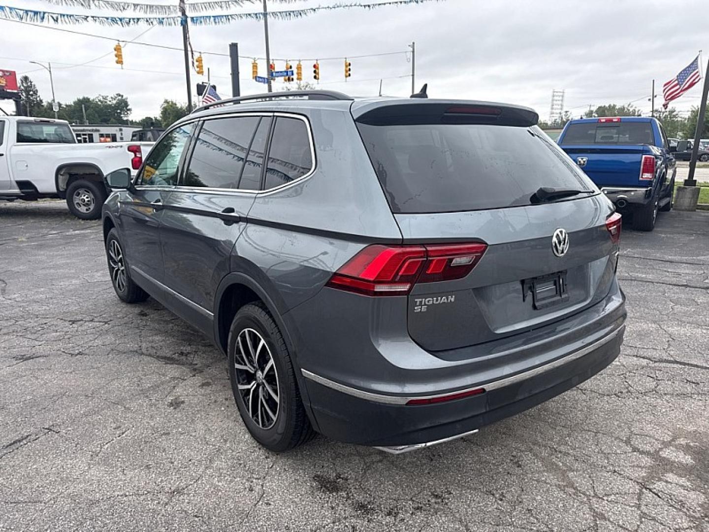 2021 SILVER /BLACK Volkswagen Tiguan SE 4Motion AWD (3VV2B7AX7MM) with an 2.0L L4 DOHC 16V TURBO engine, 8A transmission, located at 3304 Woodville Road, Northwood, OH, 43619, (419) 210-8019, 41.612694, -83.480743 - Your #1 Destination for Auto Loans and mdash;No Matter Your Credit!At our dealership, we believe everyone deserves the opportunity to drive their dream car and mdash;whether you have good credit, bad credit, or no credit at all. With a wide selection of hundreds of cars, trucks, and SUVs, you'll fin- Photo#2