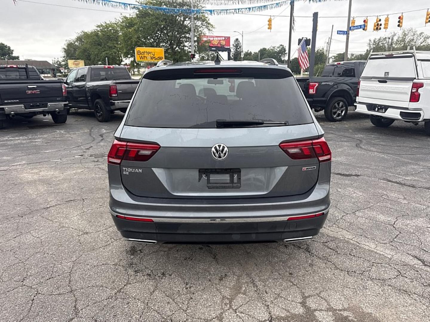 2021 SILVER /BLACK Volkswagen Tiguan SE 4Motion AWD (3VV2B7AX7MM) with an 2.0L L4 DOHC 16V TURBO engine, 8A transmission, located at 3304 Woodville Road, Northwood, OH, 43619, (419) 210-8019, 41.612694, -83.480743 - Your #1 Destination for Auto Loans and mdash;No Matter Your Credit!At our dealership, we believe everyone deserves the opportunity to drive their dream car and mdash;whether you have good credit, bad credit, or no credit at all. With a wide selection of hundreds of cars, trucks, and SUVs, you'll fin- Photo#3