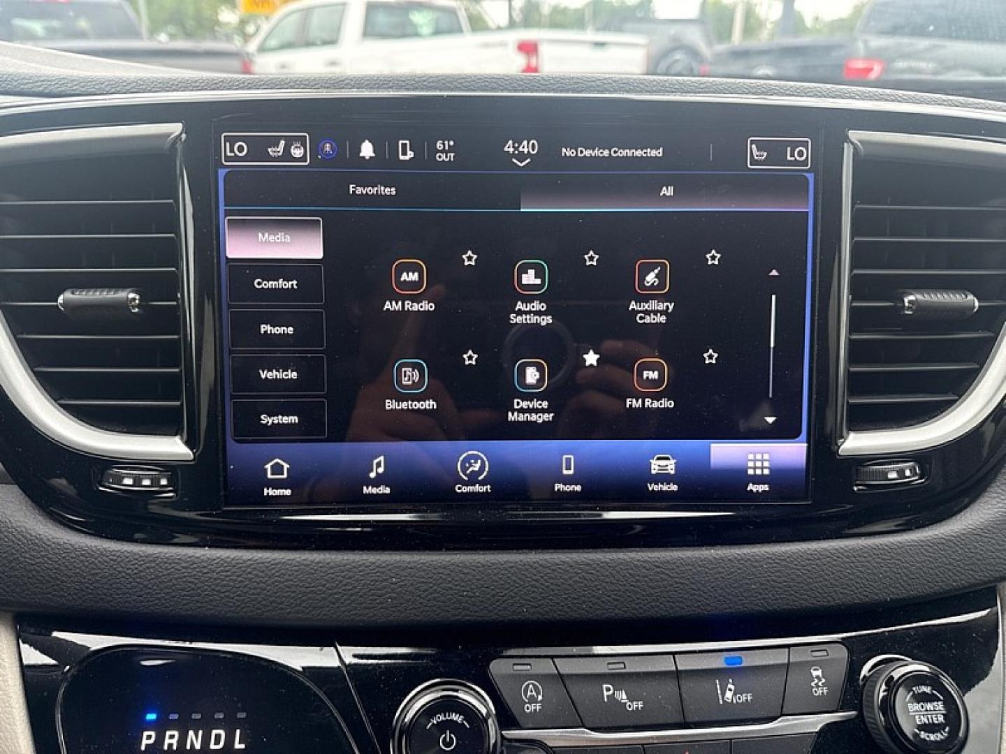 2023 WHITE /BLACK Chrysler Pacifica Touring-L (2C4RC1BG1PR) with an 3.6L V6 DOHC 24V engine, 9A transmission, located at 3304 Woodville Road, Northwood, OH, 43619, (419) 210-8019, 41.612694, -83.480743 - Your #1 Destination for Auto Loans and mdash;No Matter Your Credit!At our dealership, we believe everyone deserves the opportunity to drive their dream car and mdash;whether you have good credit, bad credit, or no credit at all. With a wide selection of hundreds of cars, trucks, and SUVs, you'll fin- Photo#19