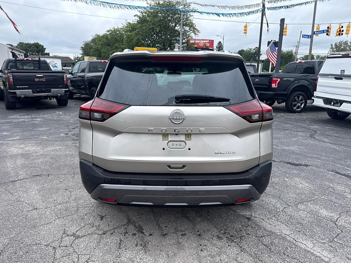2023 TAN /BLACK Nissan Rogue SL AWD (JN8BT3CB1PW) with an 1.5L L3 DOHC 12V TURBO engine, CVT transmission, located at 3304 Woodville Road, Northwood, OH, 43619, (419) 210-8019, 41.612694, -83.480743 - Your #1 Destination for Auto Loans and mdash;No Matter Your Credit!At our dealership, we believe everyone deserves the opportunity to drive their dream car and mdash;whether you have good credit, bad credit, or no credit at all. With a wide selection of hundreds of cars, trucks, and SUVs, you'll fin- Photo#3