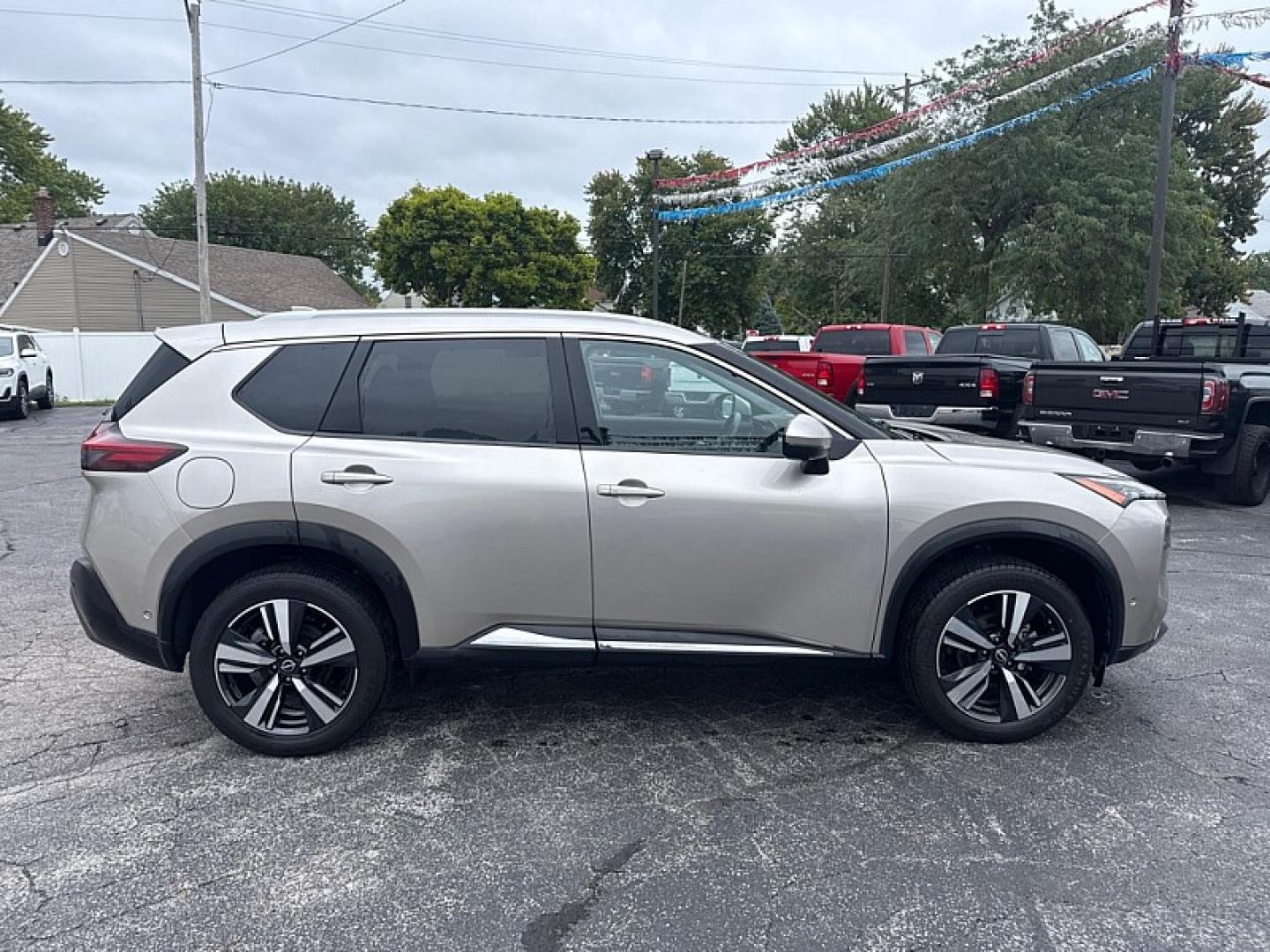 2023 TAN /BLACK Nissan Rogue SL AWD (JN8BT3CB1PW) with an 1.5L L3 DOHC 12V TURBO engine, CVT transmission, located at 3304 Woodville Road, Northwood, OH, 43619, (419) 210-8019, 41.612694, -83.480743 - Your #1 Destination for Auto Loans and mdash;No Matter Your Credit!At our dealership, we believe everyone deserves the opportunity to drive their dream car and mdash;whether you have good credit, bad credit, or no credit at all. With a wide selection of hundreds of cars, trucks, and SUVs, you'll fin- Photo#5